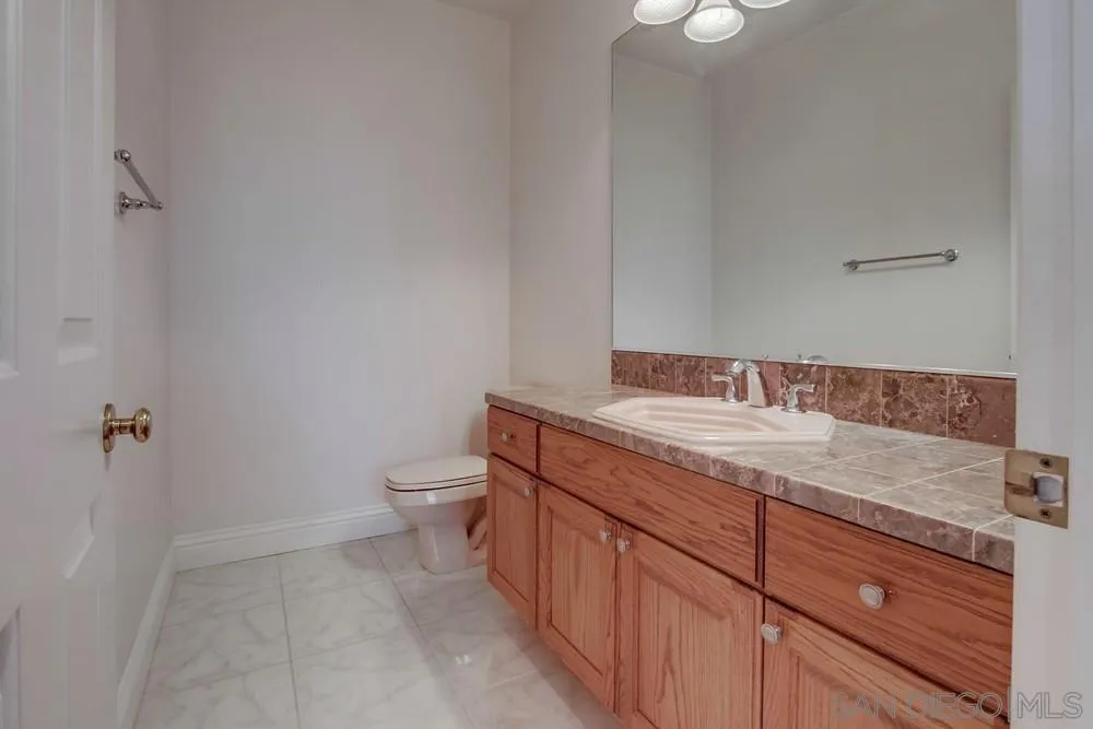 https://cdn.realtyfeed.com/cdn/127/250031715/2b9c1997d2c5c70f2615ca273fbc3829.webp