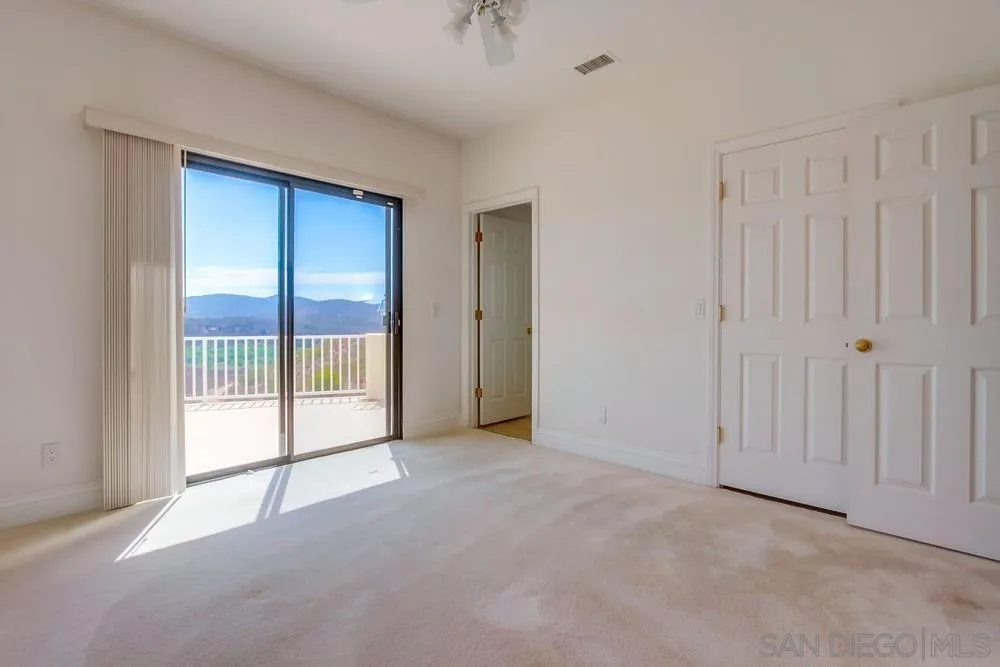 https://cdn.realtyfeed.com/cdn/127/250031715/542bf45f998aedcffca7e50859ee5e12.webp
