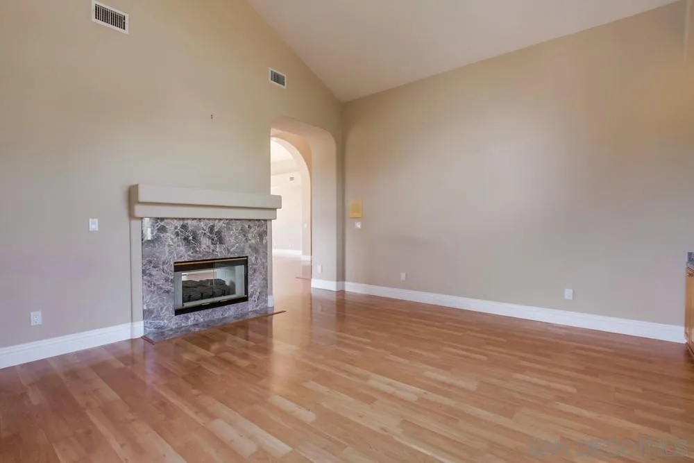 https://cdn.realtyfeed.com/cdn/127/250031715/b2249a595b7c79f26be22f8d00c24e27.webp
