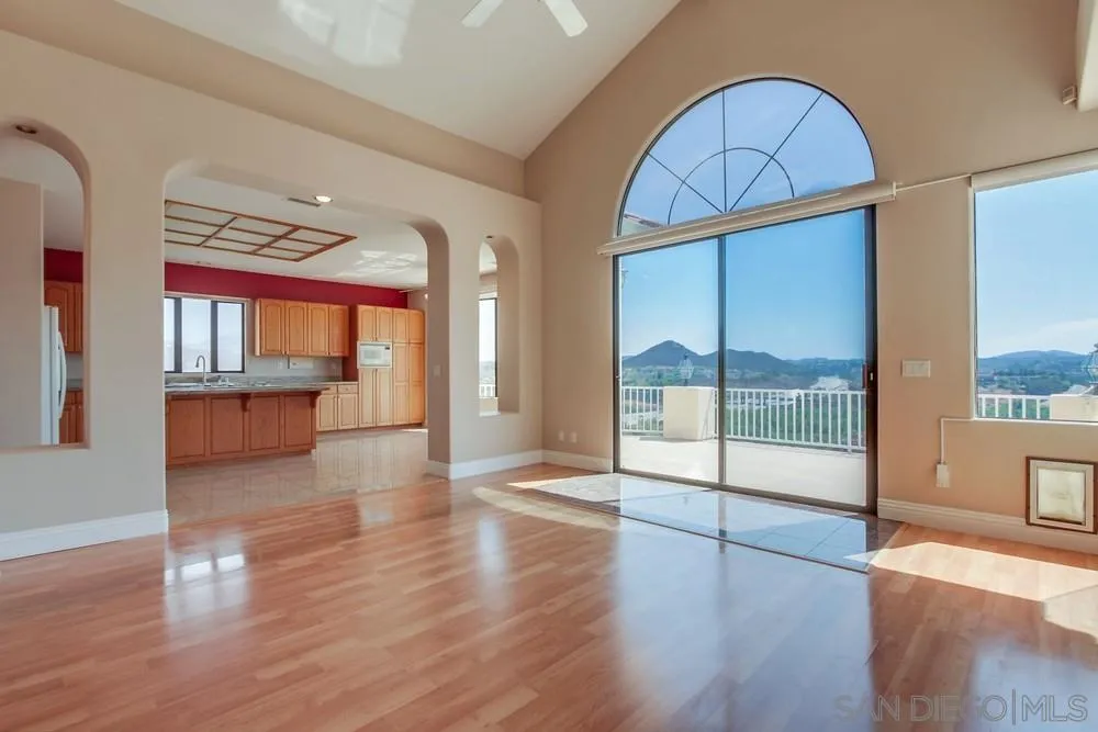 https://cdn.realtyfeed.com/cdn/127/250031715/d2a88b5a879767631dd98d443a814e4a.webp