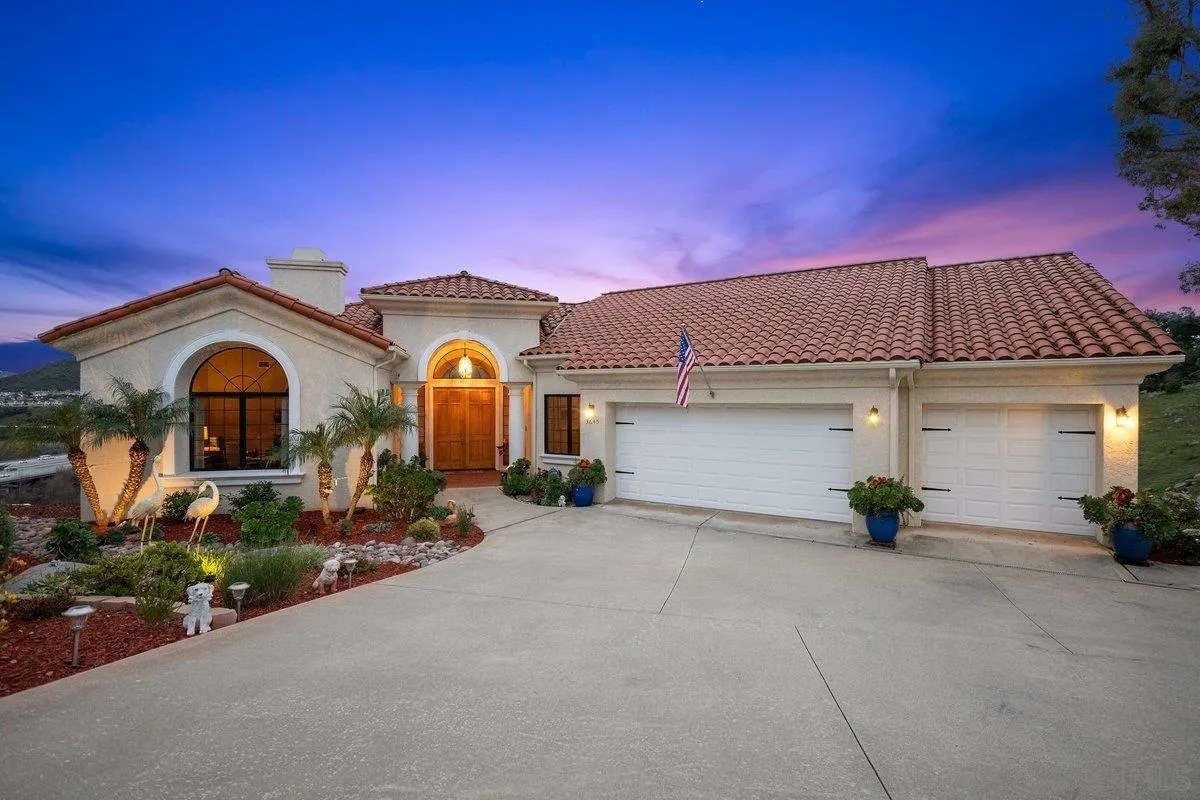 https://cdn.realtyfeed.com/cdn/127/250031715/e6117be13d9e060e441d971beb4b4bd0.webp
