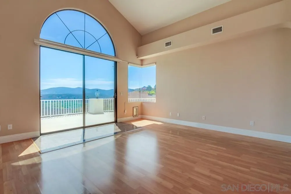 https://cdn.realtyfeed.com/cdn/127/250031715/ed5dfb7b0520eefb9c18f8c88fd76381.webp