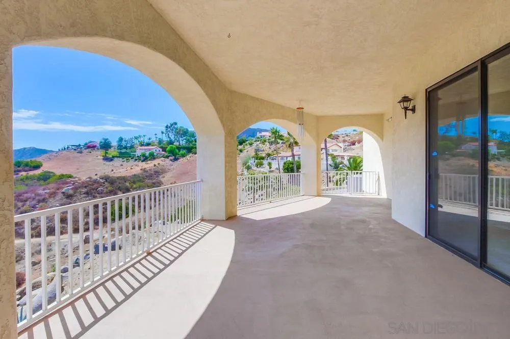 https://cdn.realtyfeed.com/cdn/127/250031715/f586619606316d0f42a223694abe6f7e.webp