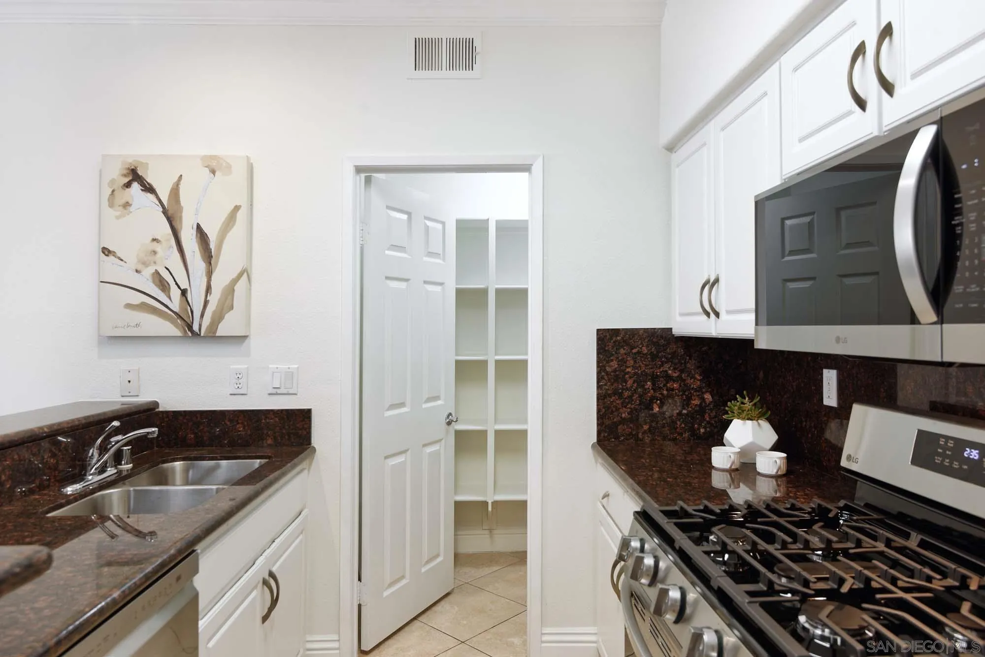 Photo #8: 250031745 Listing: Photo #8