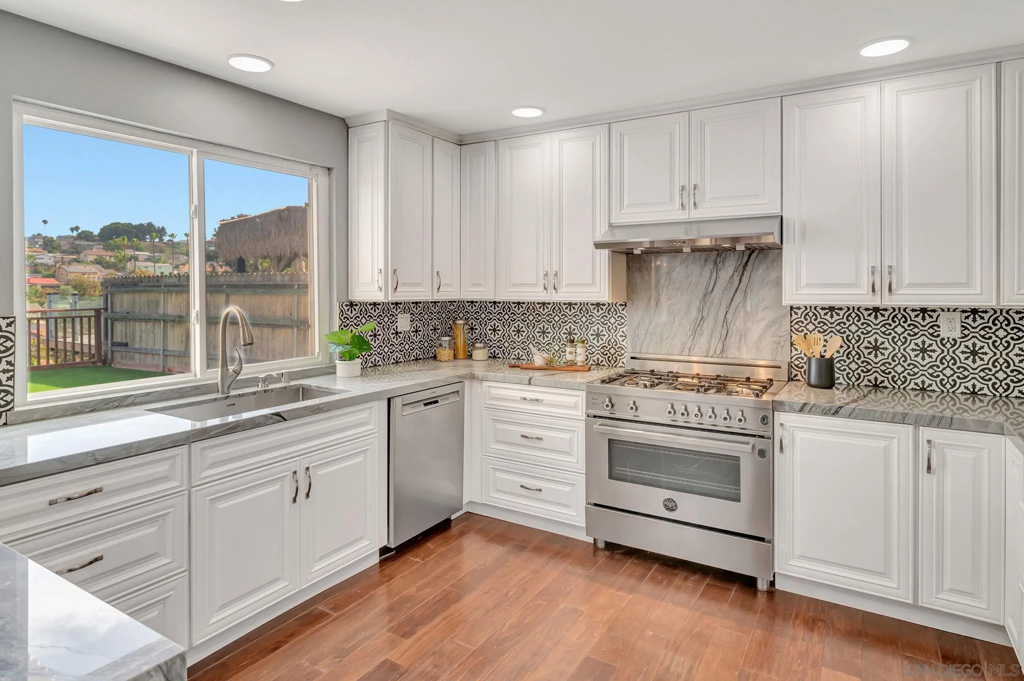https://cdn.realtyfeed.com/cdn/127/250031778/640fca997683711c995e694f801f3f6a.webp