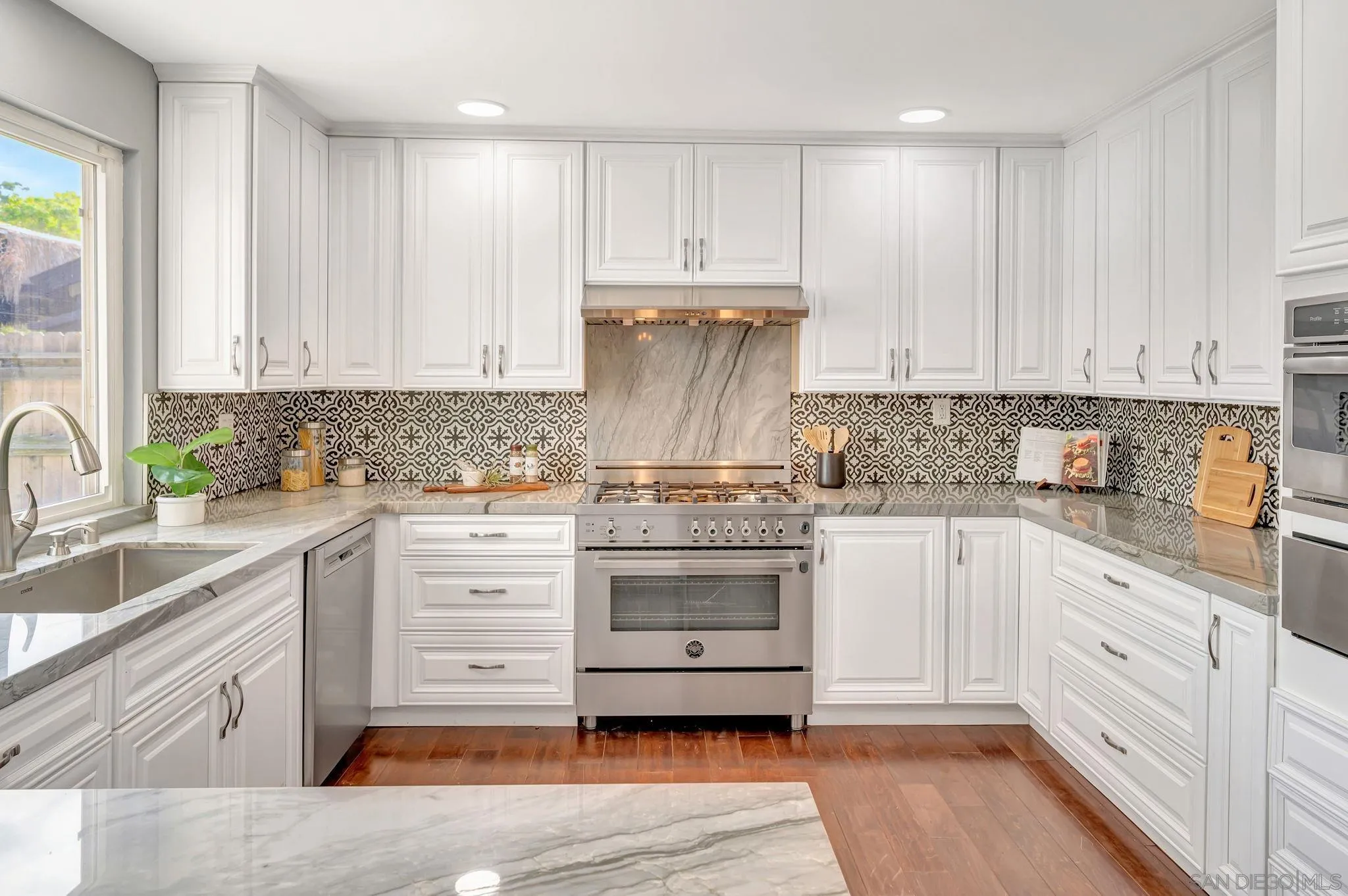 https://cdn.realtyfeed.com/cdn/127/250031778/7172841f95ad72e51fe944325bd0c99e.webp