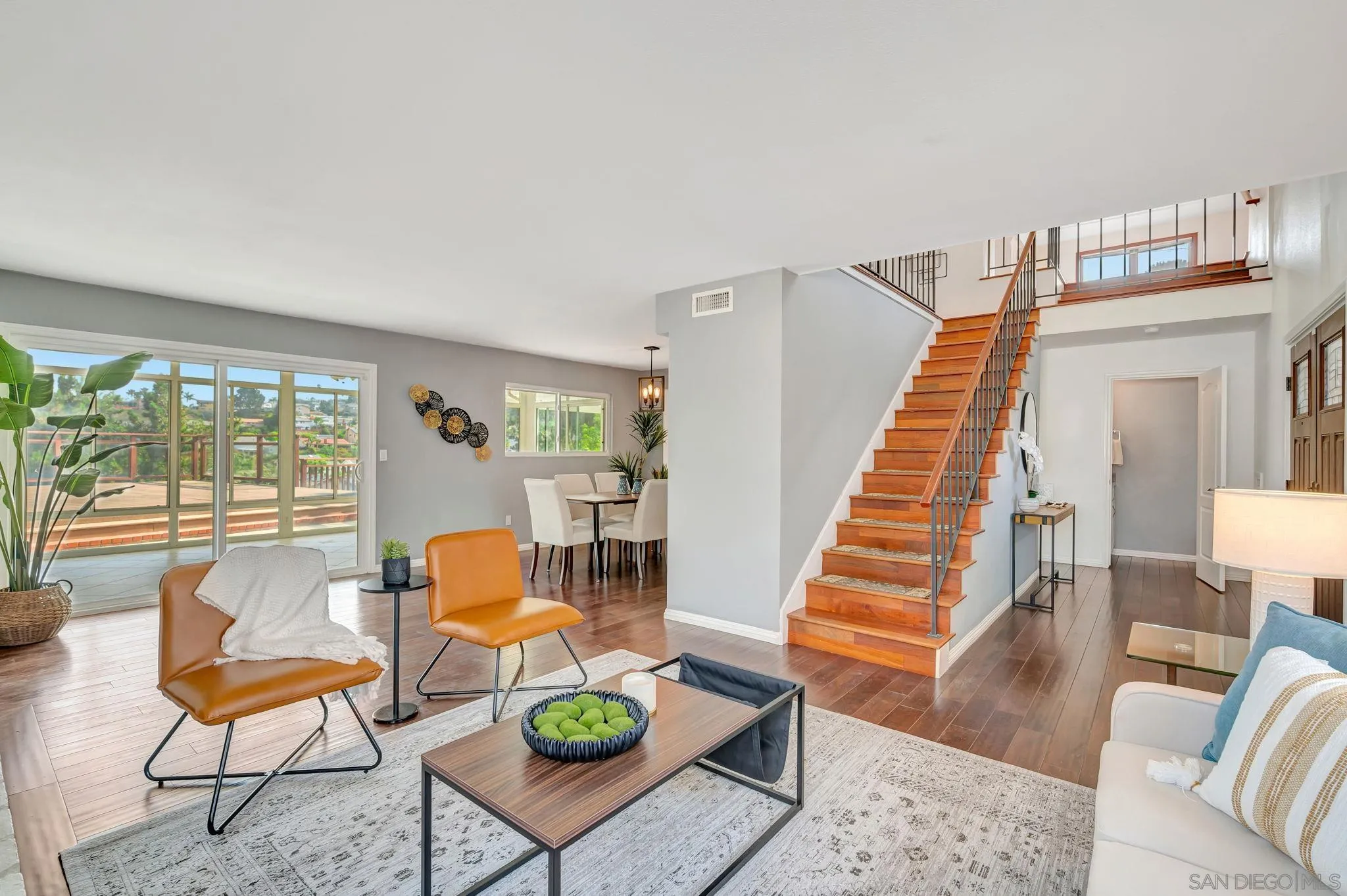 https://cdn.realtyfeed.com/cdn/127/250031778/ff7e1db1cd9bb1bcf340de45c687bbde.webp