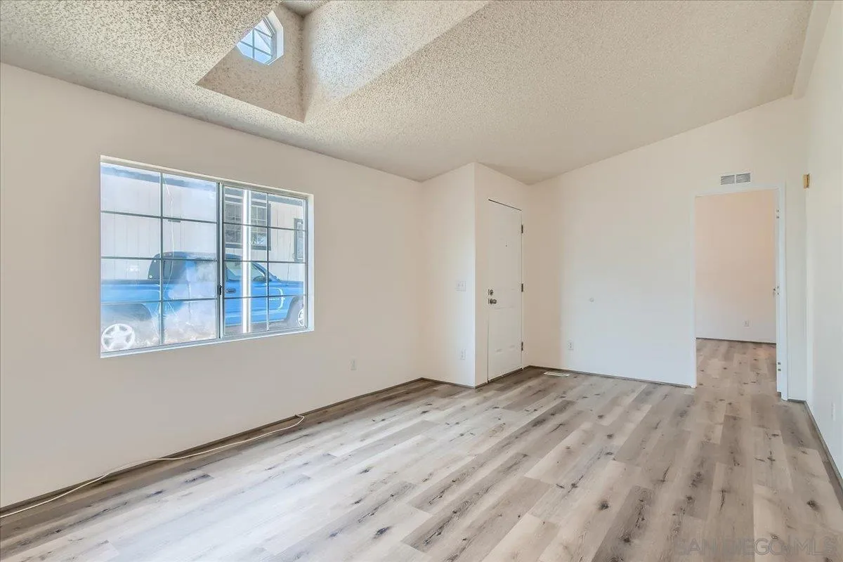 https://cdn.realtyfeed.com/cdn/127/250031781/4a8d0d33aac23d7e3c2efcae94990960.webp