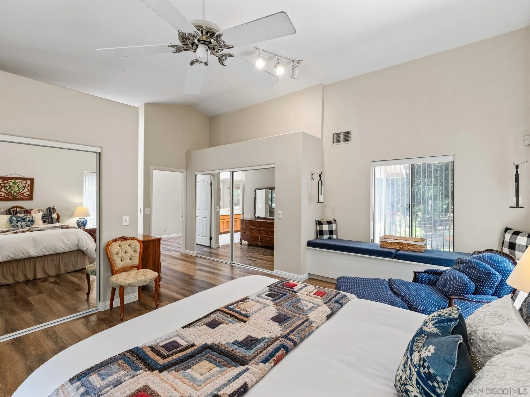 https://cdn.realtyfeed.com/cdn/127/250031802/935bb04b08efe6048791a75123d9c2fc.webp