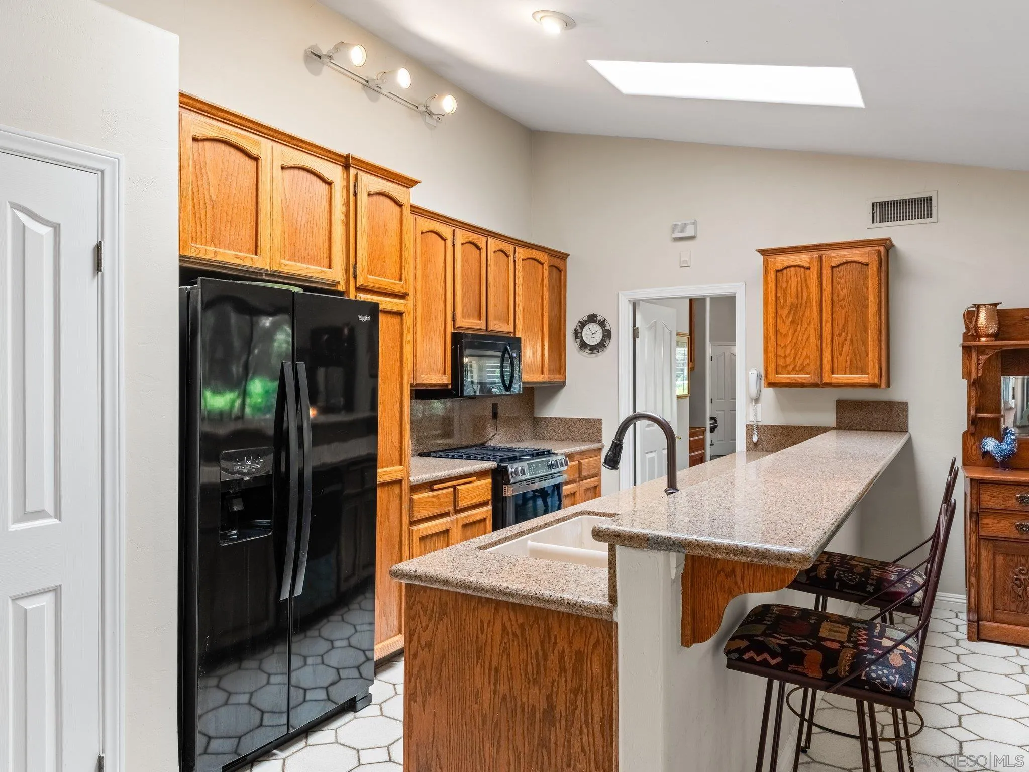 https://cdn.realtyfeed.com/cdn/127/250031802/a4b9eba0e6f6fcaa1d53d942654eebee.webp