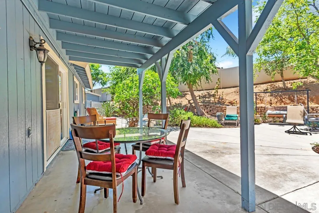 https://cdn.realtyfeed.com/cdn/127/250031804/5b0bd5fcd35a304b037056ca9d84add0.webp
