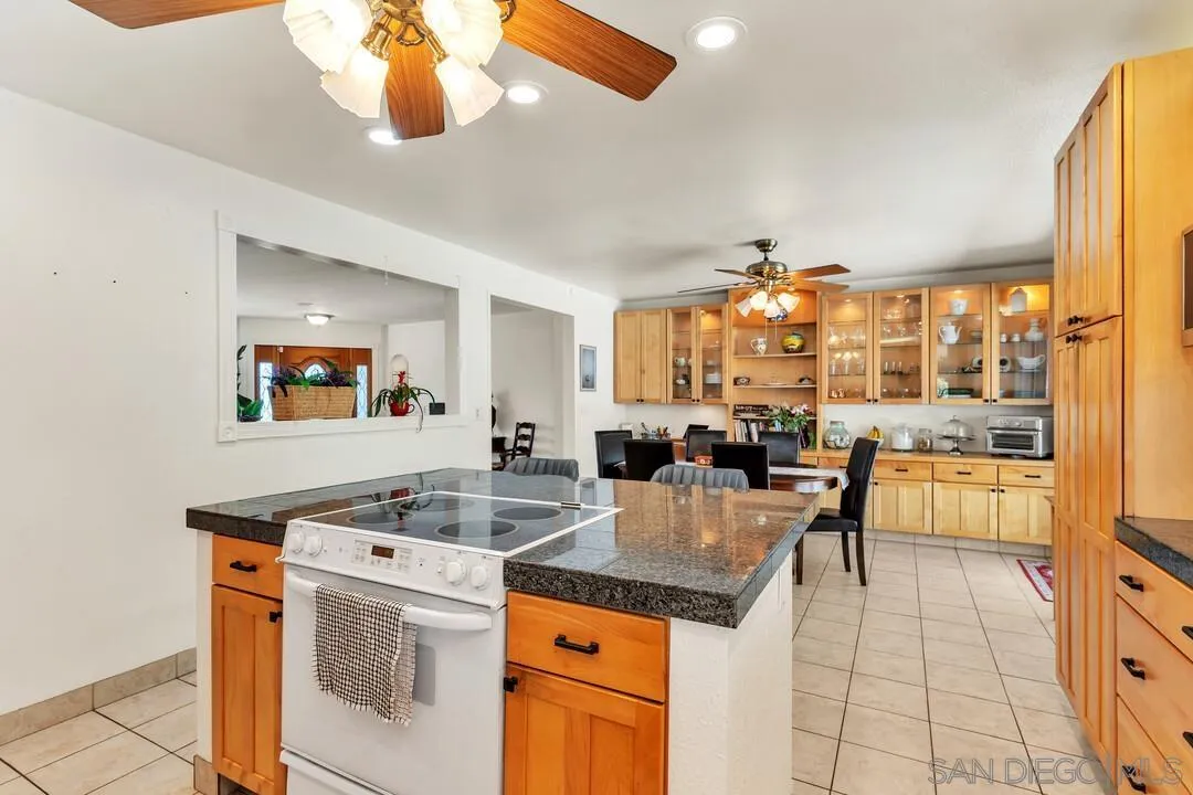 https://cdn.realtyfeed.com/cdn/127/250031804/6c8164f84a8135a163ab123841498369.webp