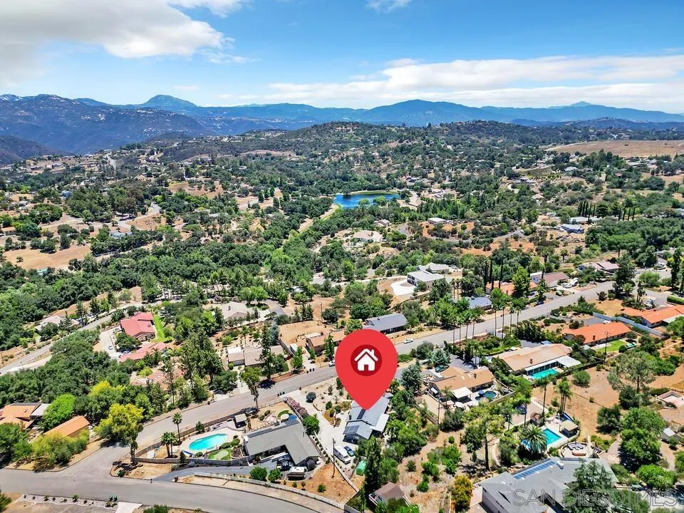 https://cdn.realtyfeed.com/cdn/127/250031804/8fc453819cbf680054bdb79b352f38ab.webp