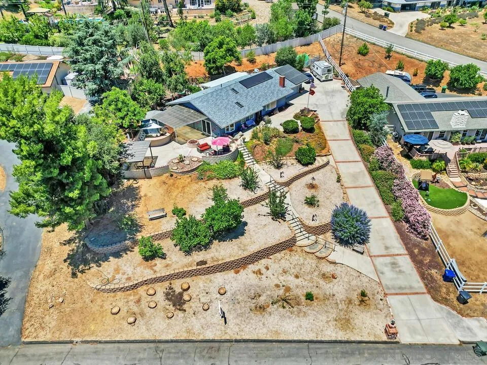https://cdn.realtyfeed.com/cdn/127/250031804/cead21e8d1a1fd7e576f172793d024e0.webp