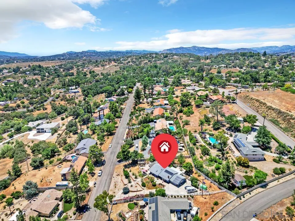 https://cdn.realtyfeed.com/cdn/127/250031804/ceeb9409b448489a86e3c6780d1891e6.webp