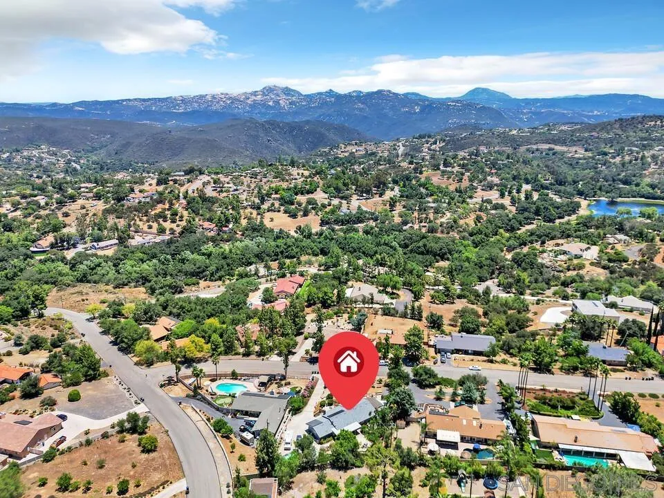 https://cdn.realtyfeed.com/cdn/127/250031804/de5e414669958e9eb776e94a0efcb4bc.webp