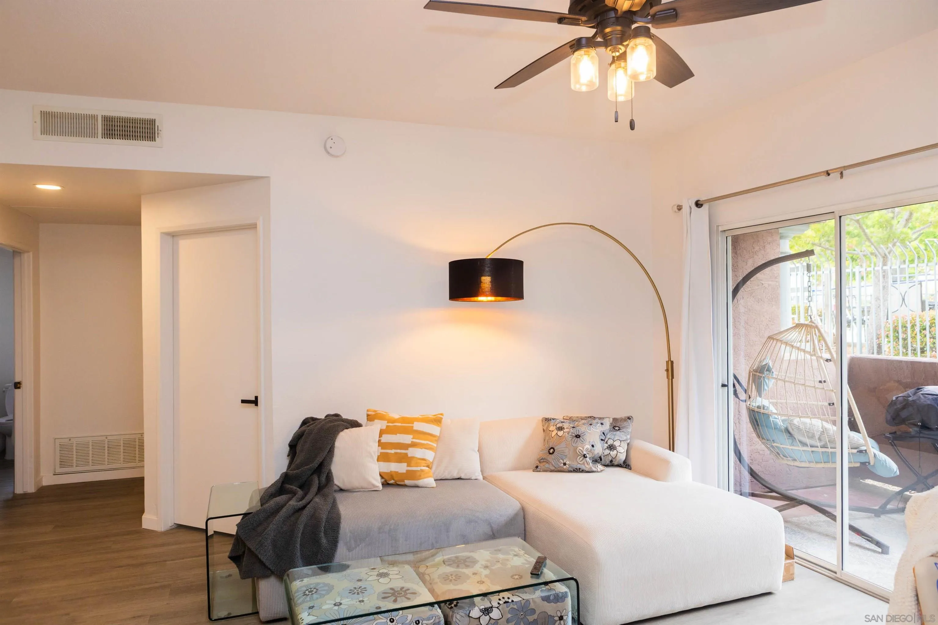 Photo #3: 250031809 Listing 
