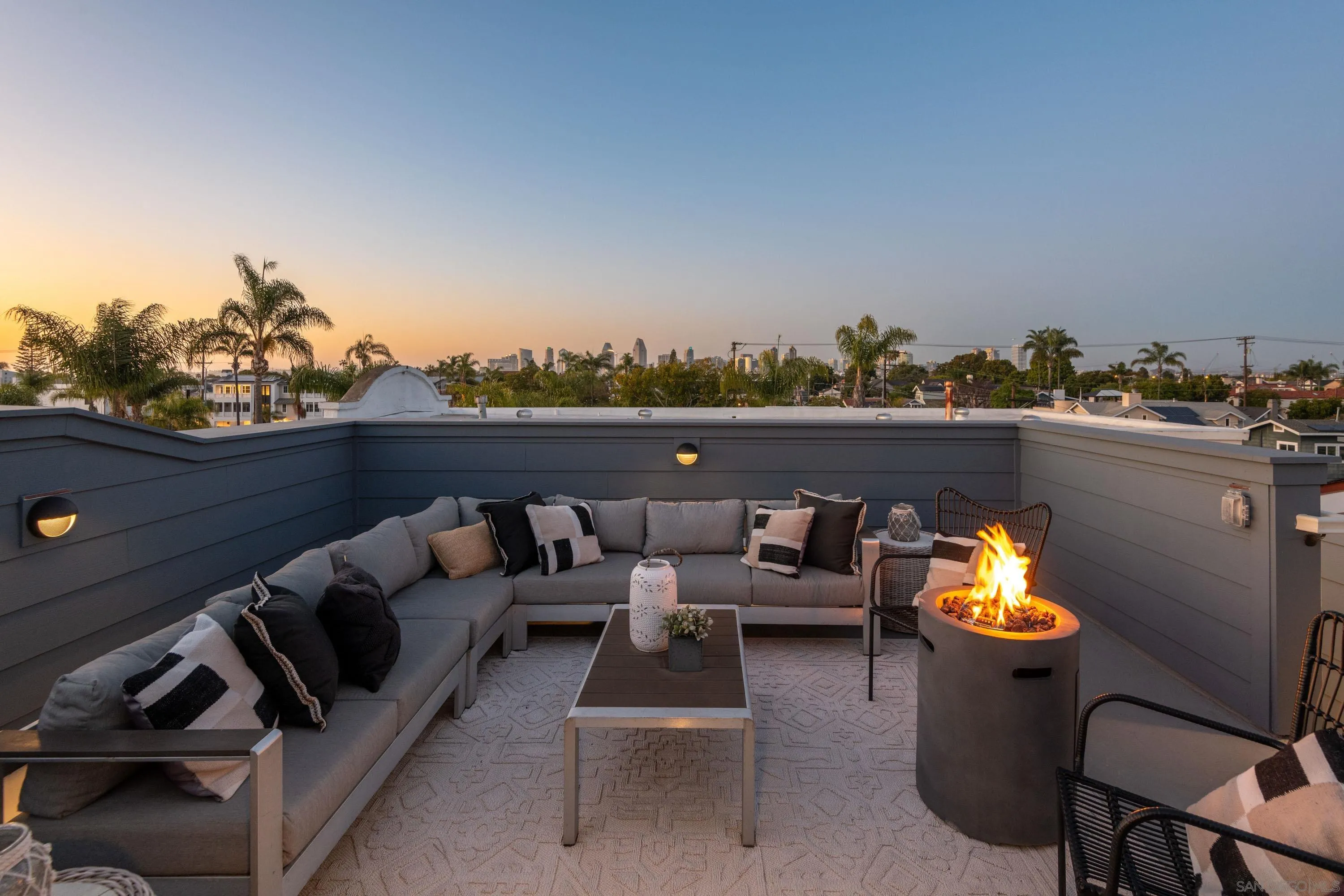https://cdn.realtyfeed.com/cdn/127/250031815/1887eba2c405c2c6da73d9bb88d9687f.webp