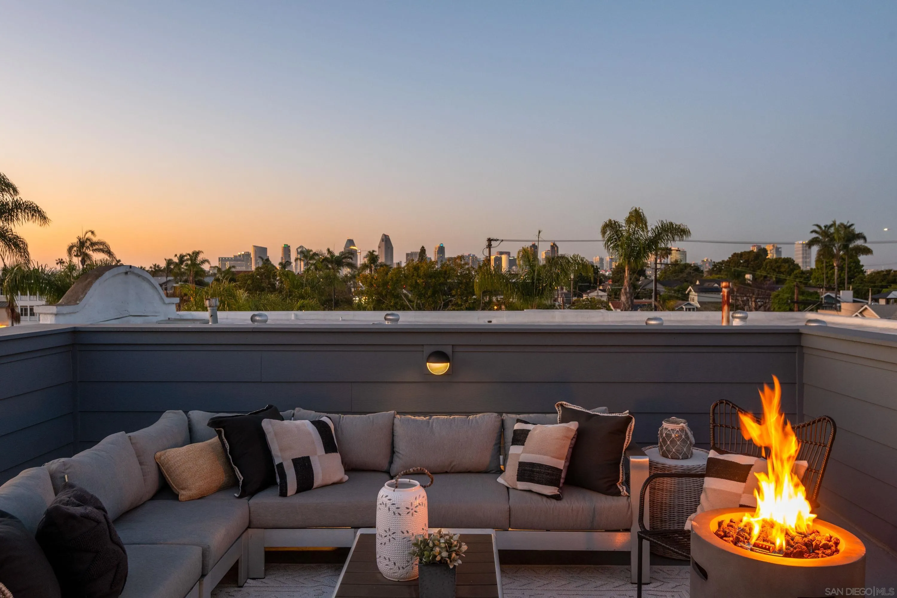 https://cdn.realtyfeed.com/cdn/127/250031815/310a35af55b7e12637f94c06a1193218.webp