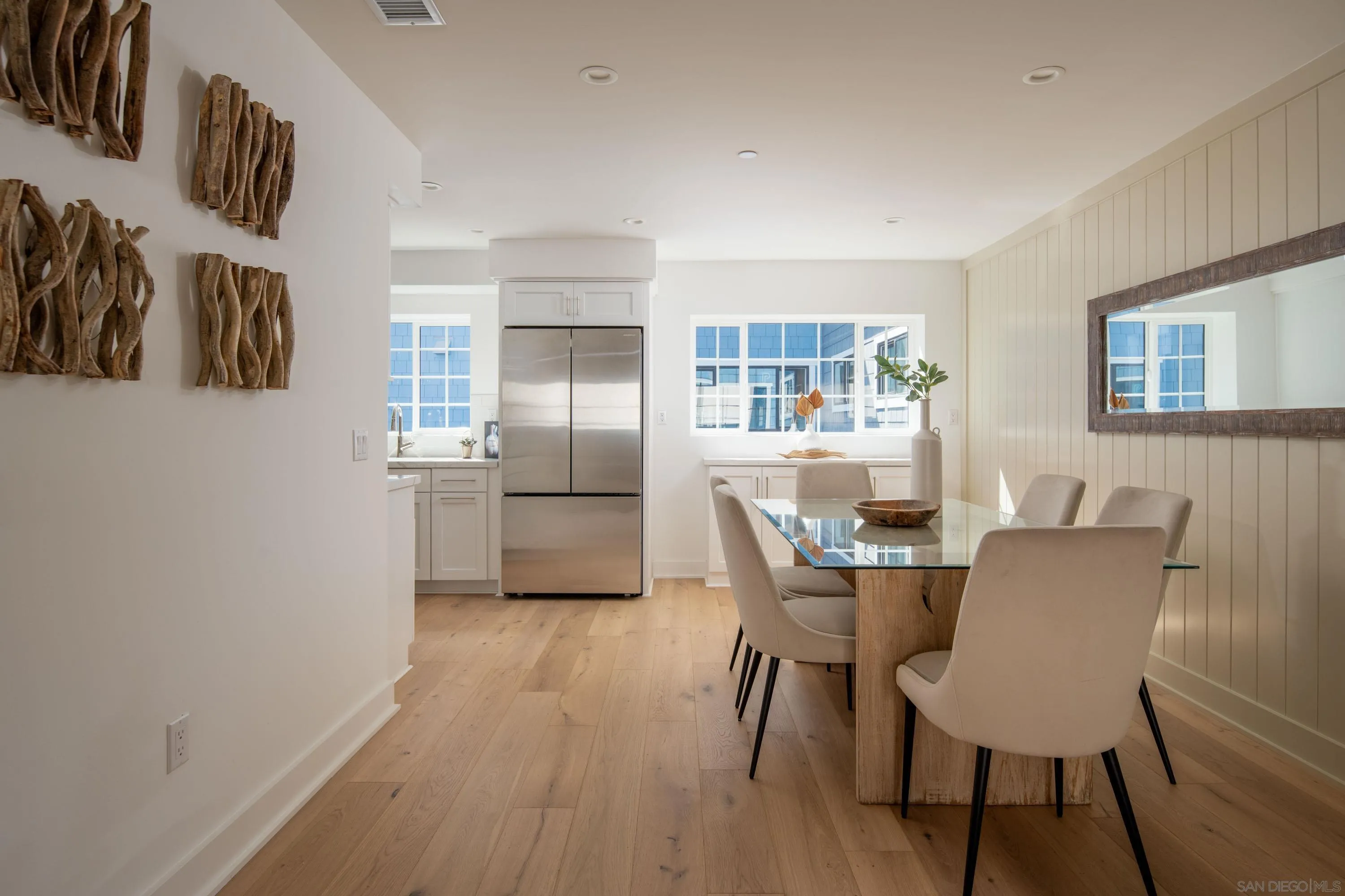 https://cdn.realtyfeed.com/cdn/127/250031815/370fca3844f447f42fe24183c08937fd.webp