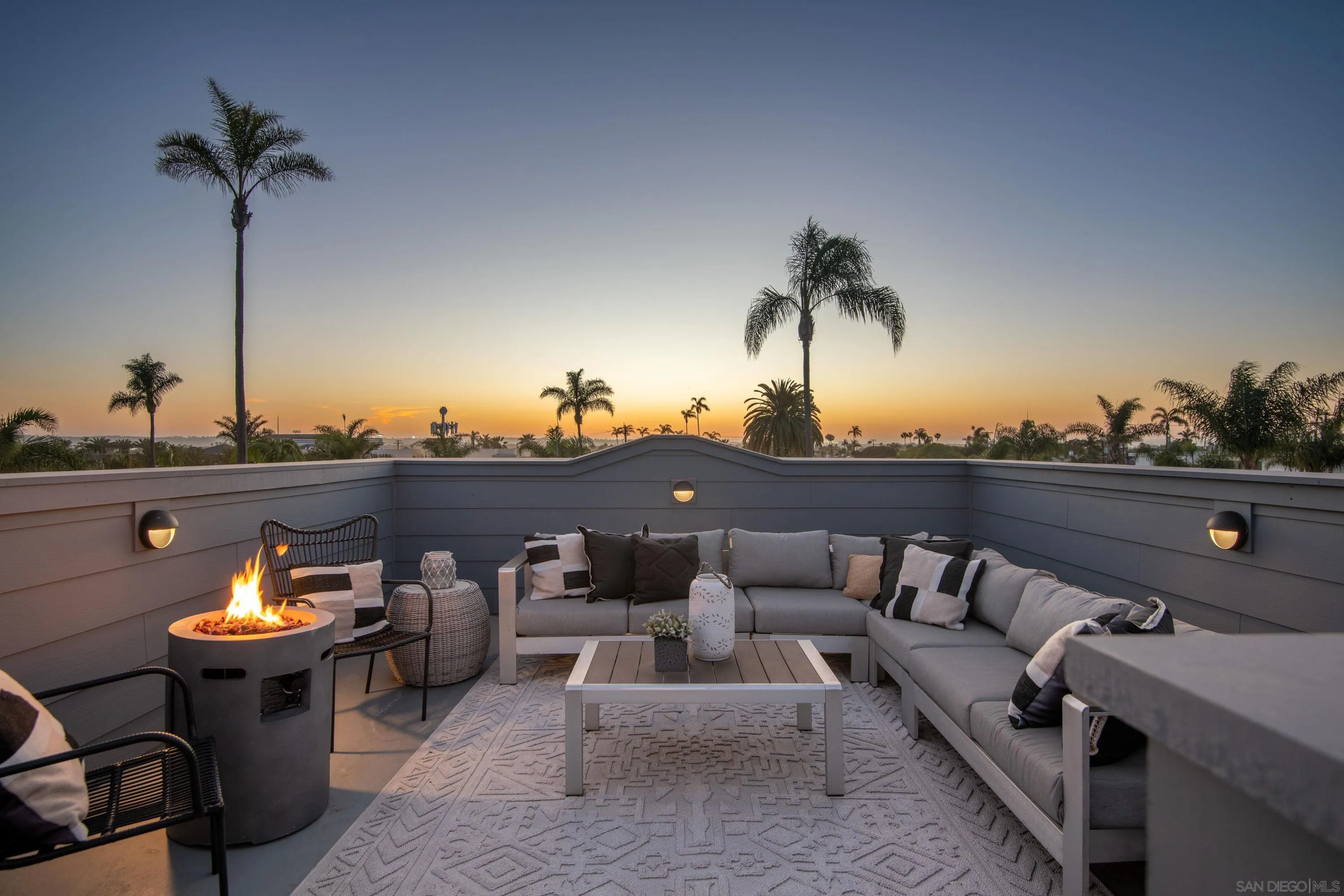 https://cdn.realtyfeed.com/cdn/127/250031815/c5f3eaf4eb87587731d9f681da4fd2c6.webp
