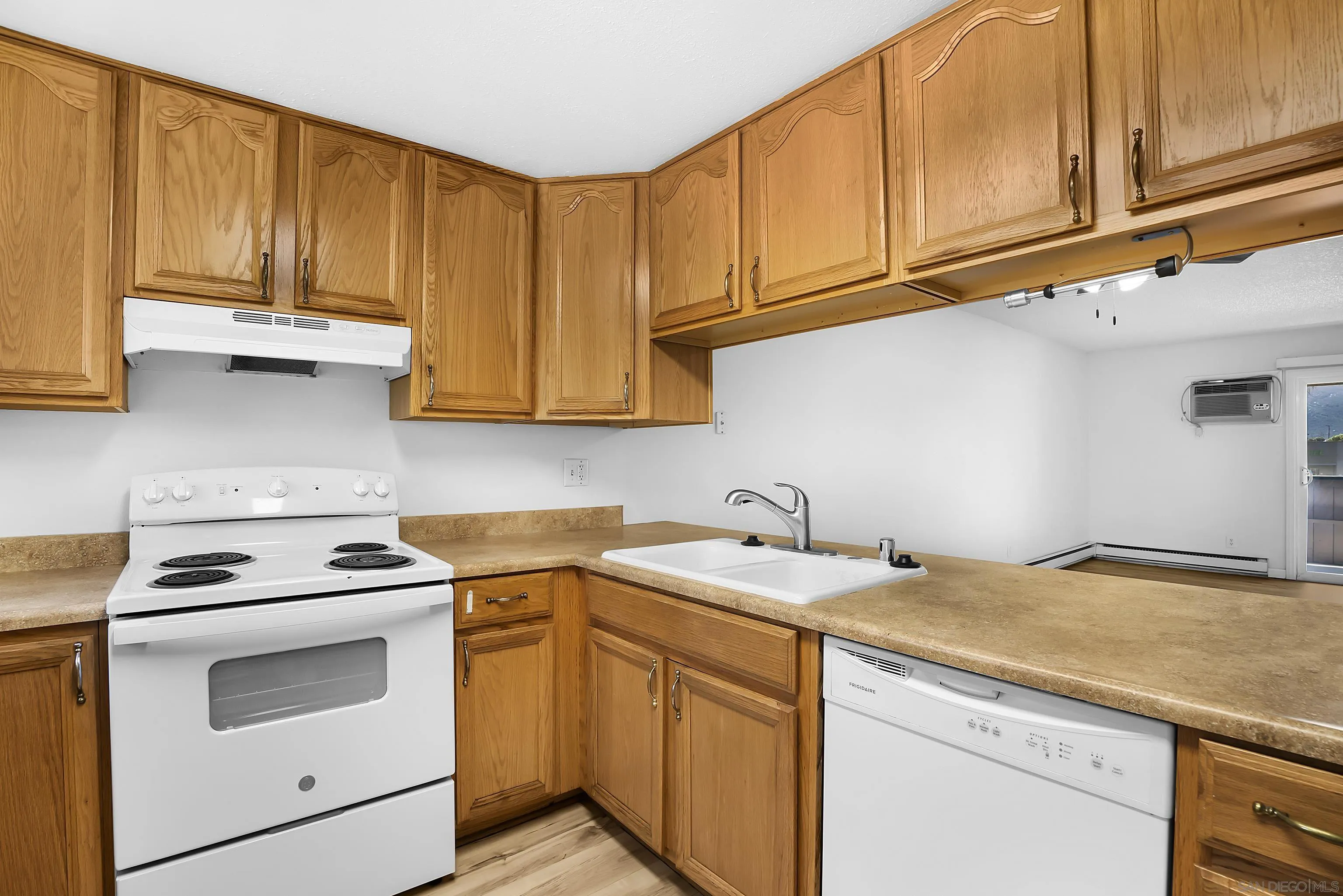 Photo #12: 250031847 Listing: Photo #12