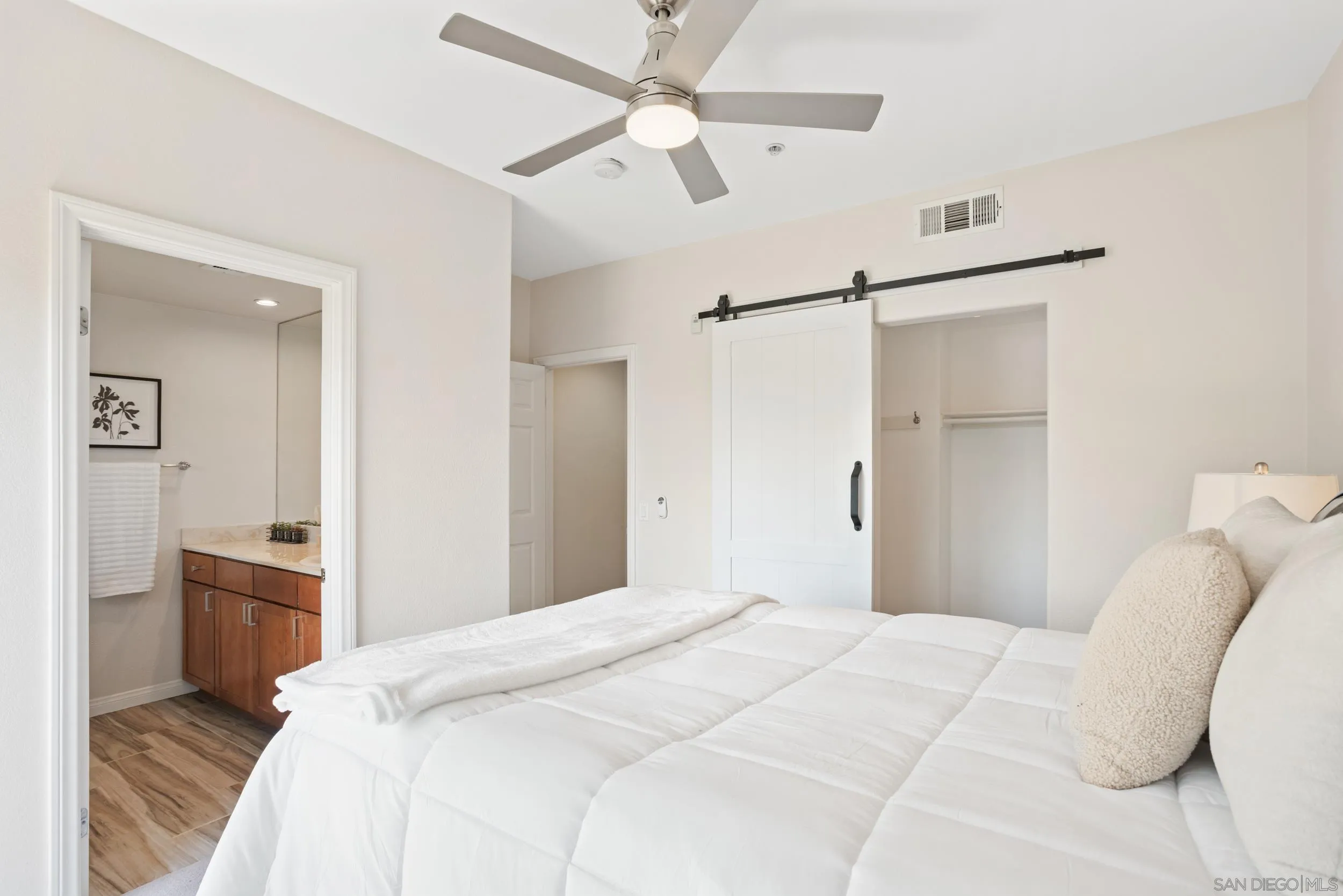 Photo #17: 250031852 Listing: Photo #17