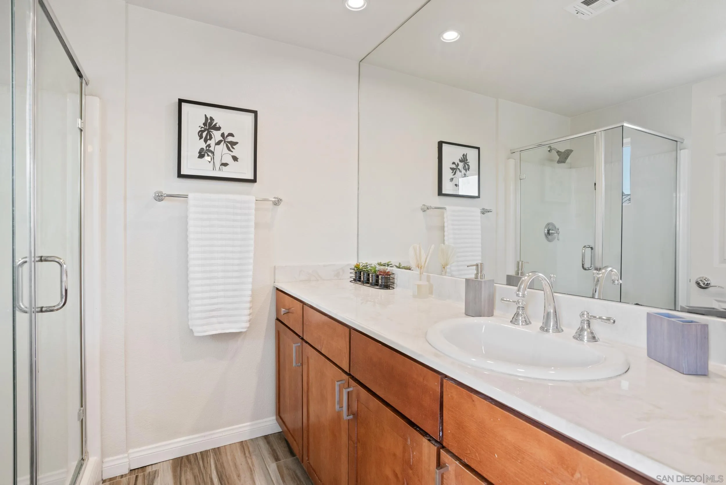 Photo #18: 250031852 Listing: Photo #18