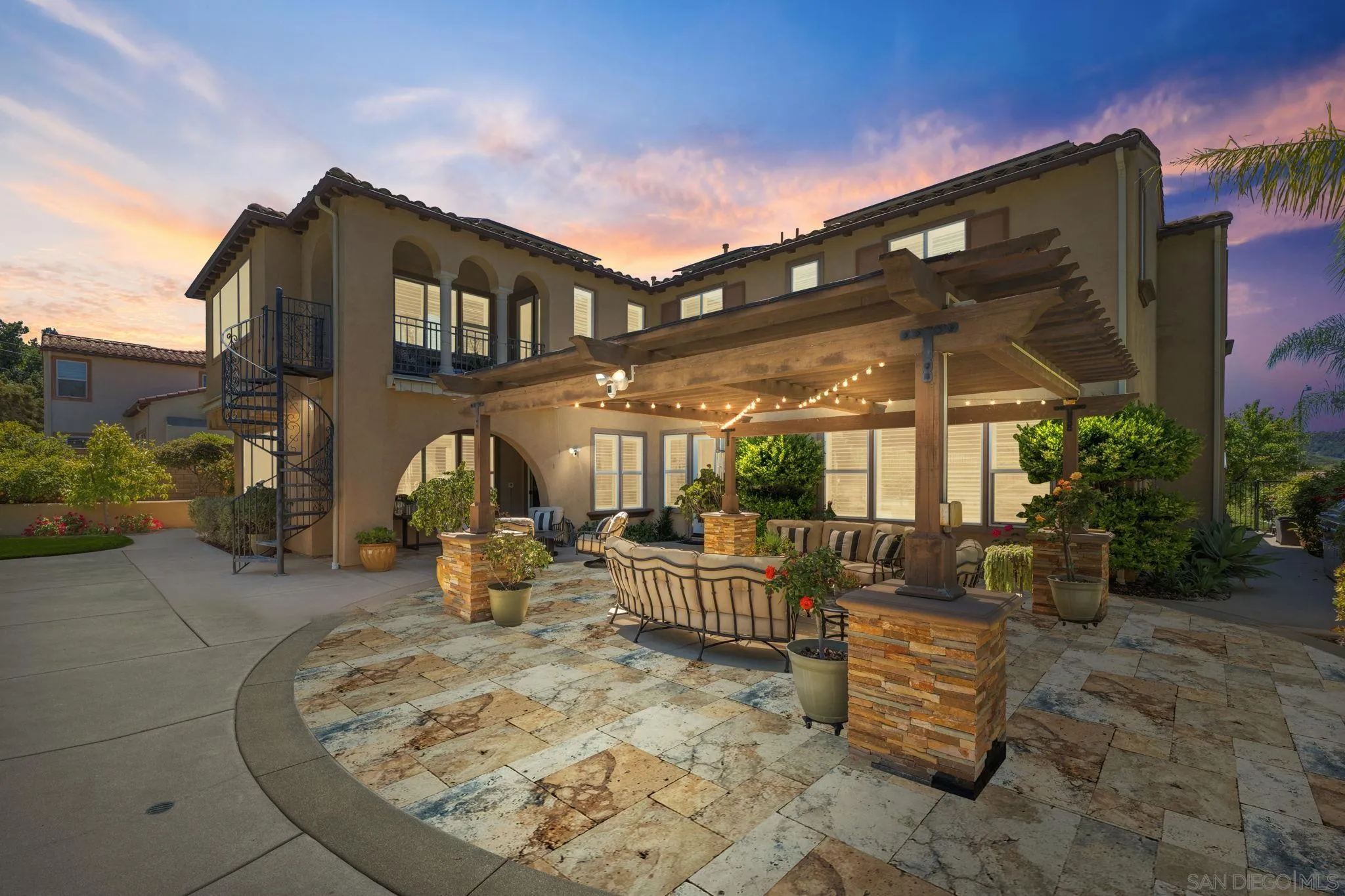 https://cdn.realtyfeed.com/cdn/127/250031872/6aee057b32046261516322d26344db7e.webp
