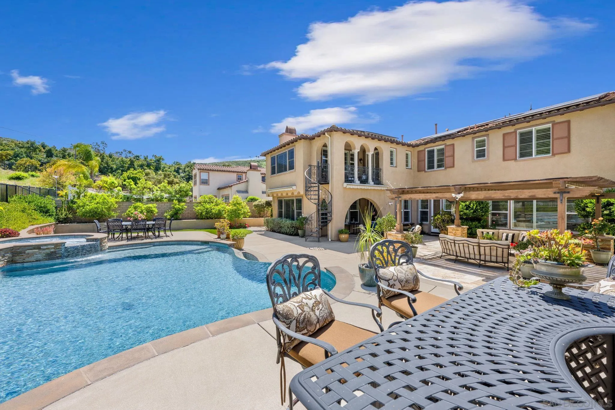 https://cdn.realtyfeed.com/cdn/127/250031872/7b2bcf018e9ff0eddcd07a70076e9b75.webp