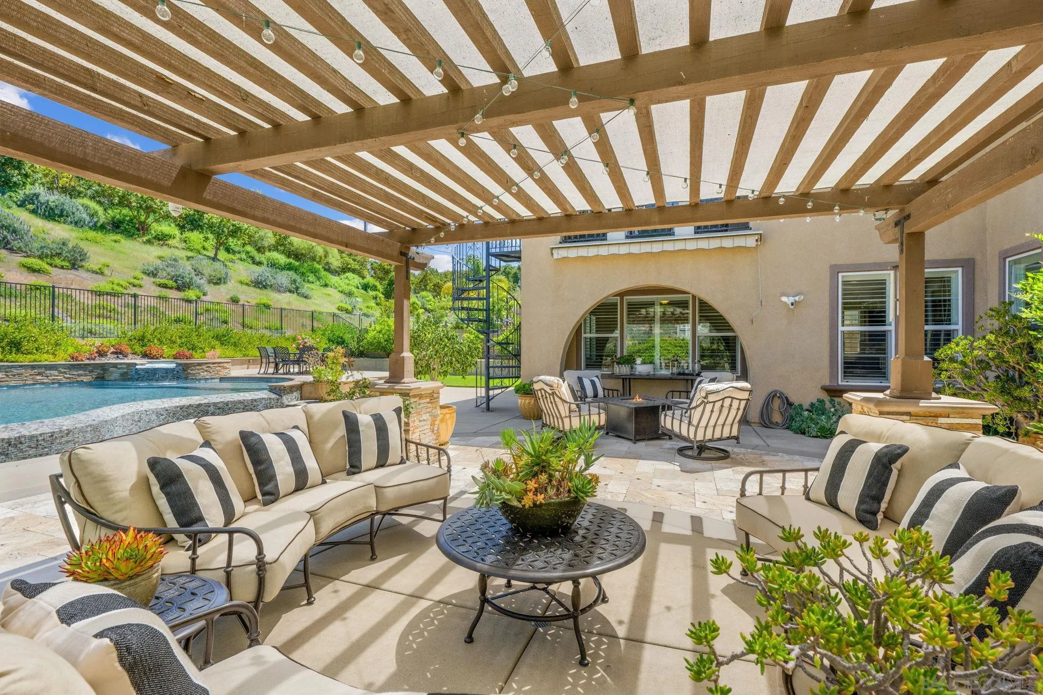 https://cdn.realtyfeed.com/cdn/127/250031872/88e03ff281c4ab9e40dbffb4d6f6a2eb.webp