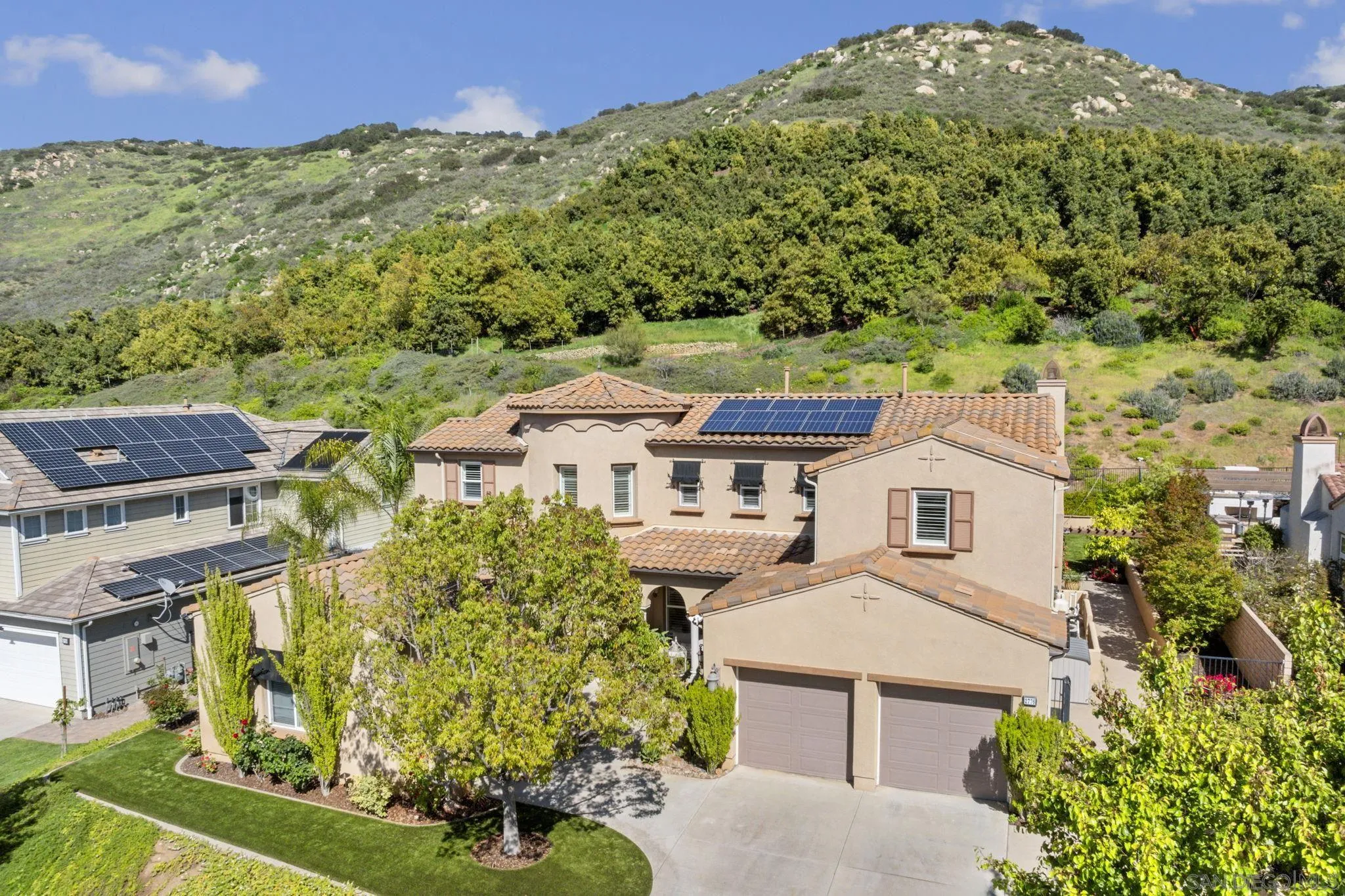 https://cdn.realtyfeed.com/cdn/127/250031872/893cc7573c4daccdb2f6ed53f6db82f7.webp