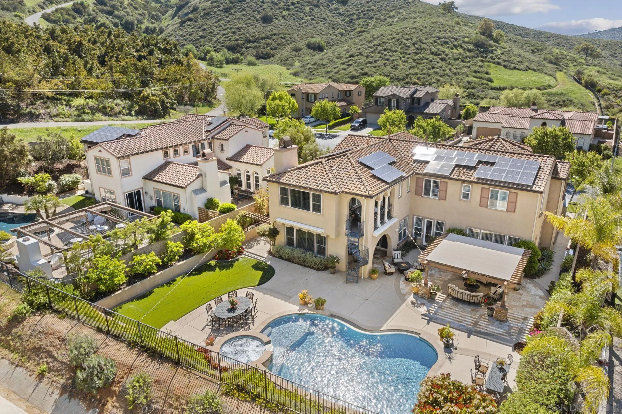 https://cdn.realtyfeed.com/cdn/127/250031872/8b17d72d1c1e5041507f19aefea95c3a.webp