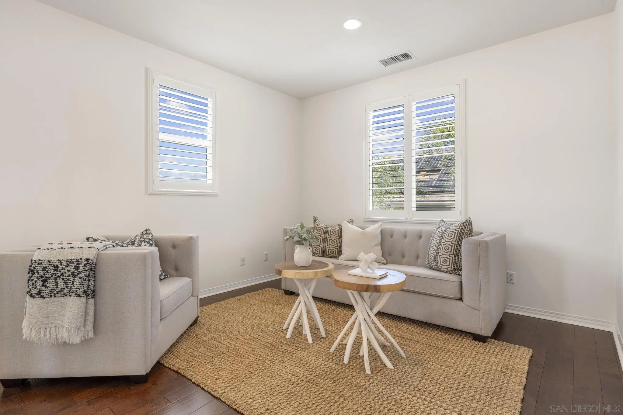 https://cdn.realtyfeed.com/cdn/127/250031872/8e094dfa21443a2e5634a30c9cabdad6.webp