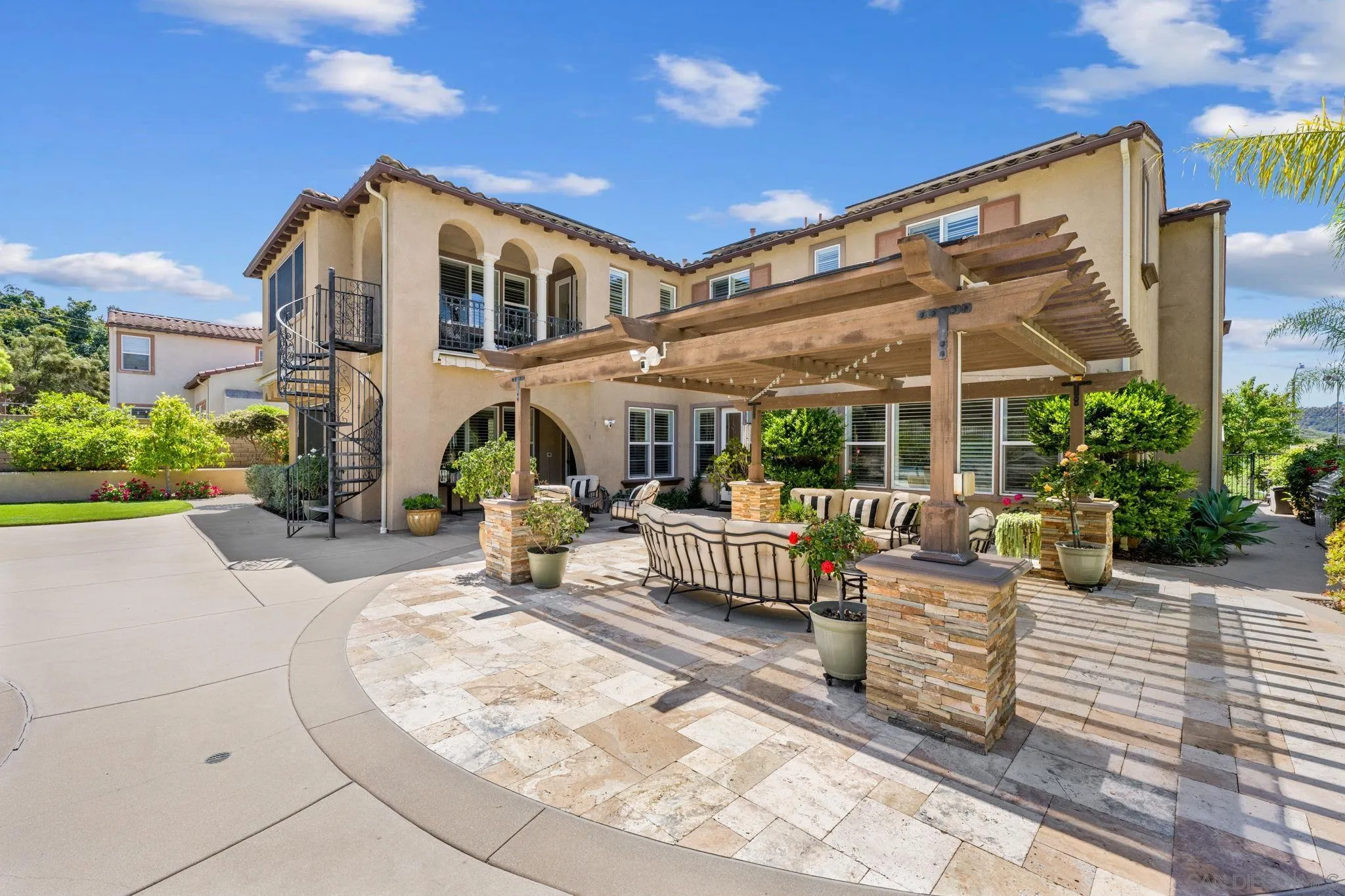 https://cdn.realtyfeed.com/cdn/127/250031872/98e4fcd5dbc3dea2362e3395809ec8c7.webp
