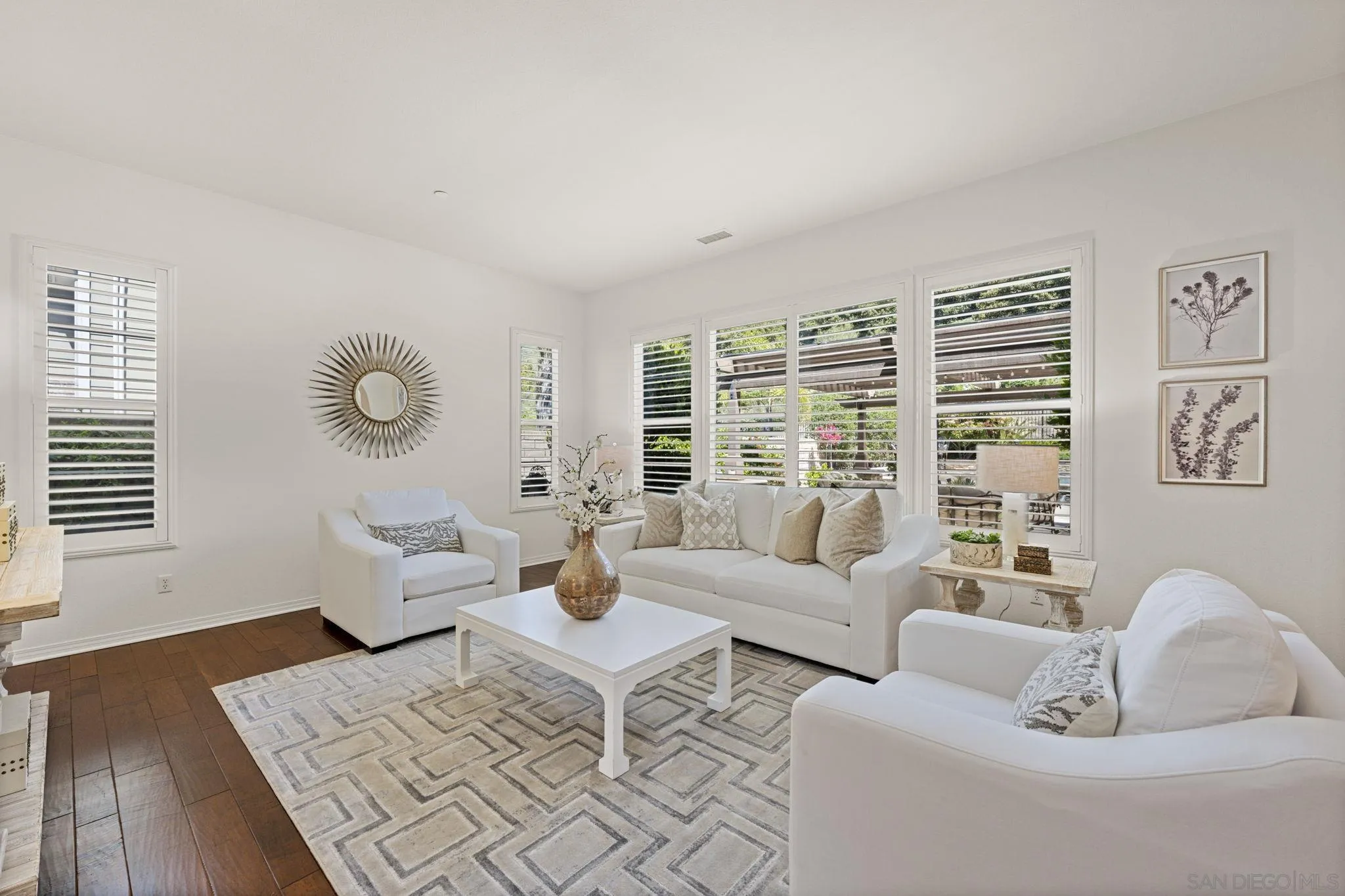 https://cdn.realtyfeed.com/cdn/127/250031872/a15c554b6ebc397f8e0a00e7e17d856e.webp