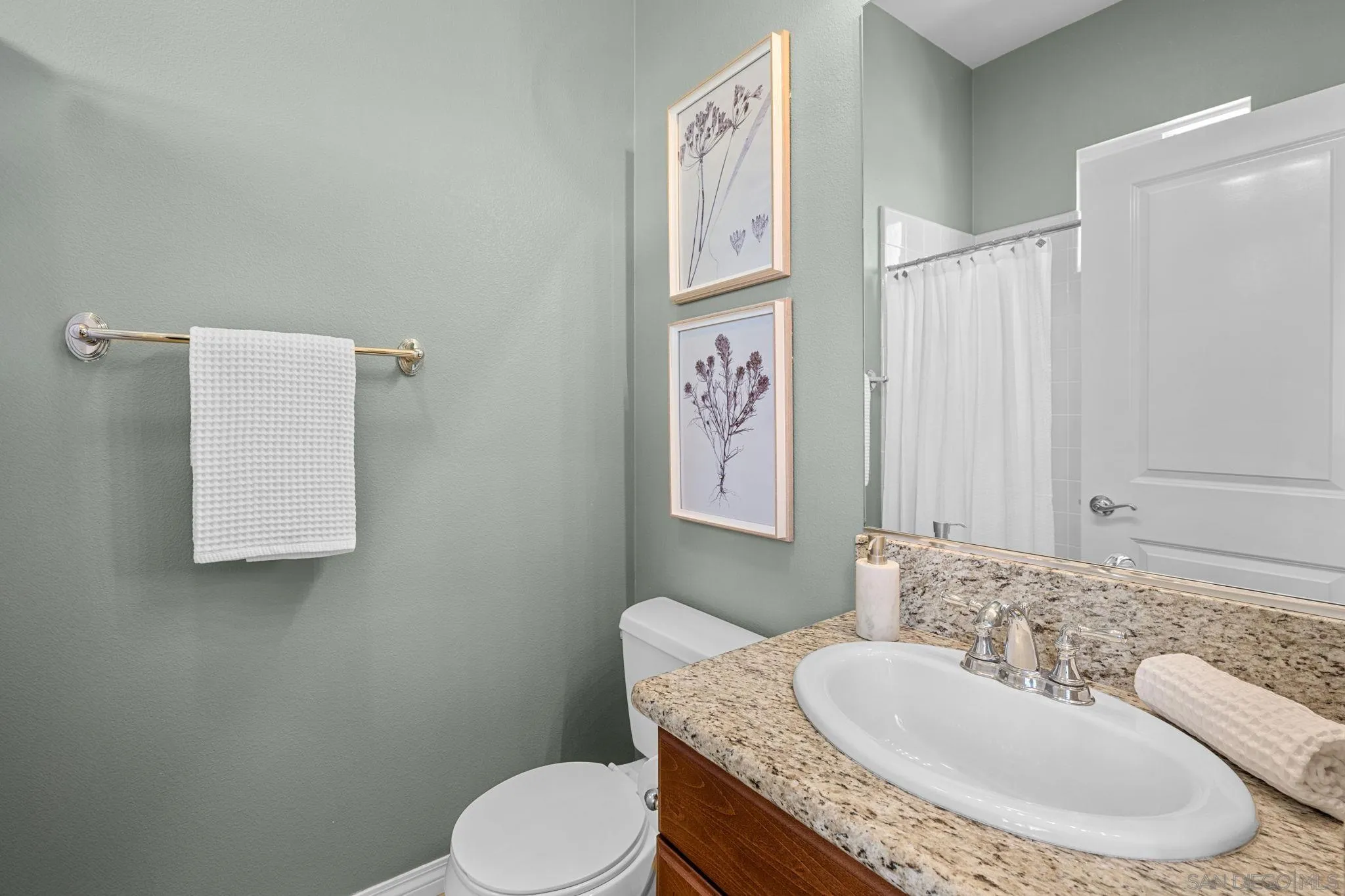 https://cdn.realtyfeed.com/cdn/127/250031872/aac9f74c5dd4f41c908b1341bd14124e.webp