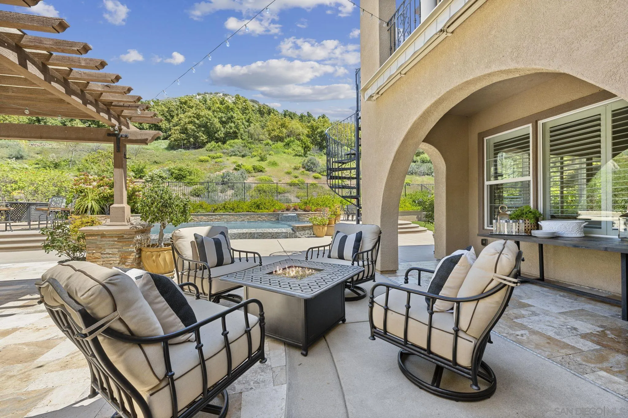 https://cdn.realtyfeed.com/cdn/127/250031872/afc0e4d1450564d4a33d2f9a0325efca.webp