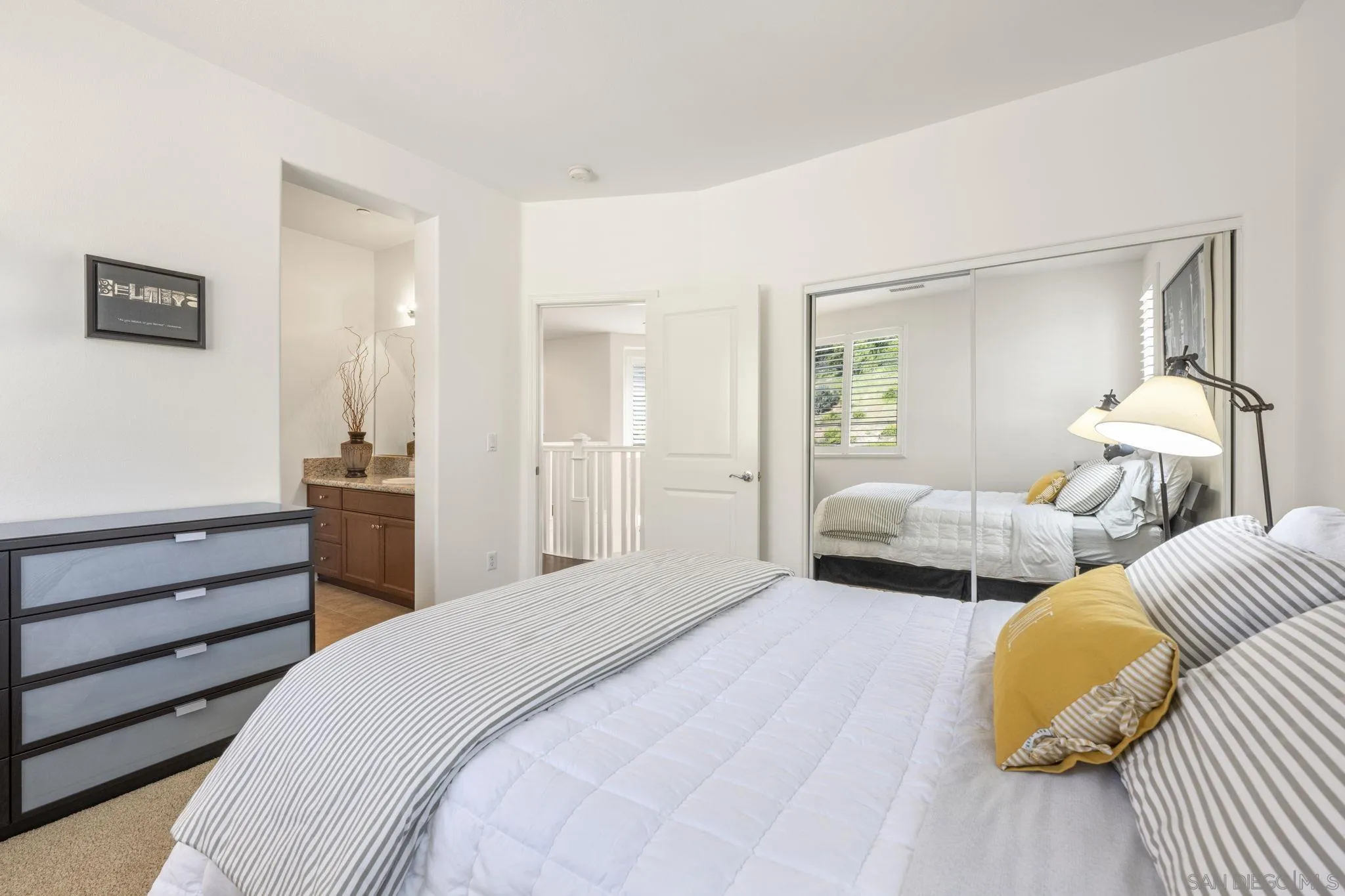 https://cdn.realtyfeed.com/cdn/127/250031872/c1f27dca290aed390a6756f618056b01.webp