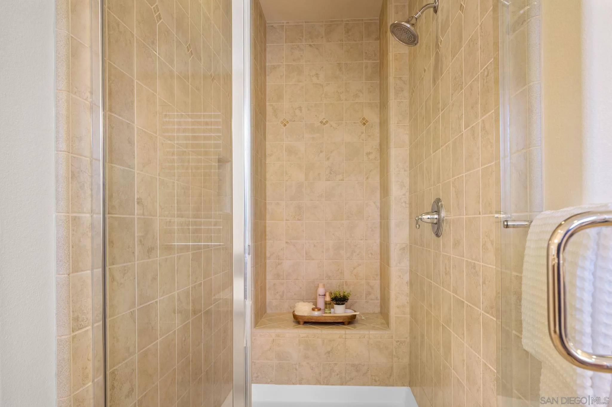 https://cdn.realtyfeed.com/cdn/127/250031872/d464cac93334458cfcfae2746f2cf71a.webp