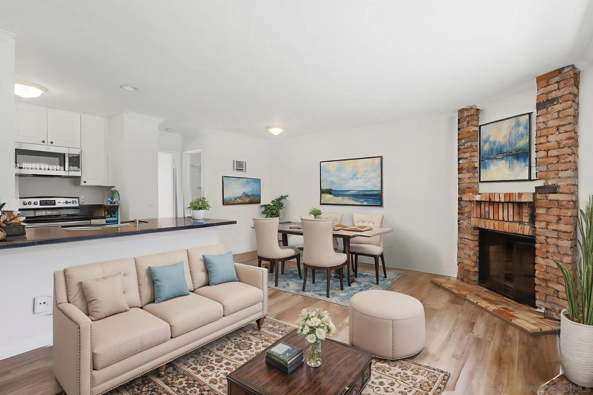 Photo #2: 250031875 Listing 