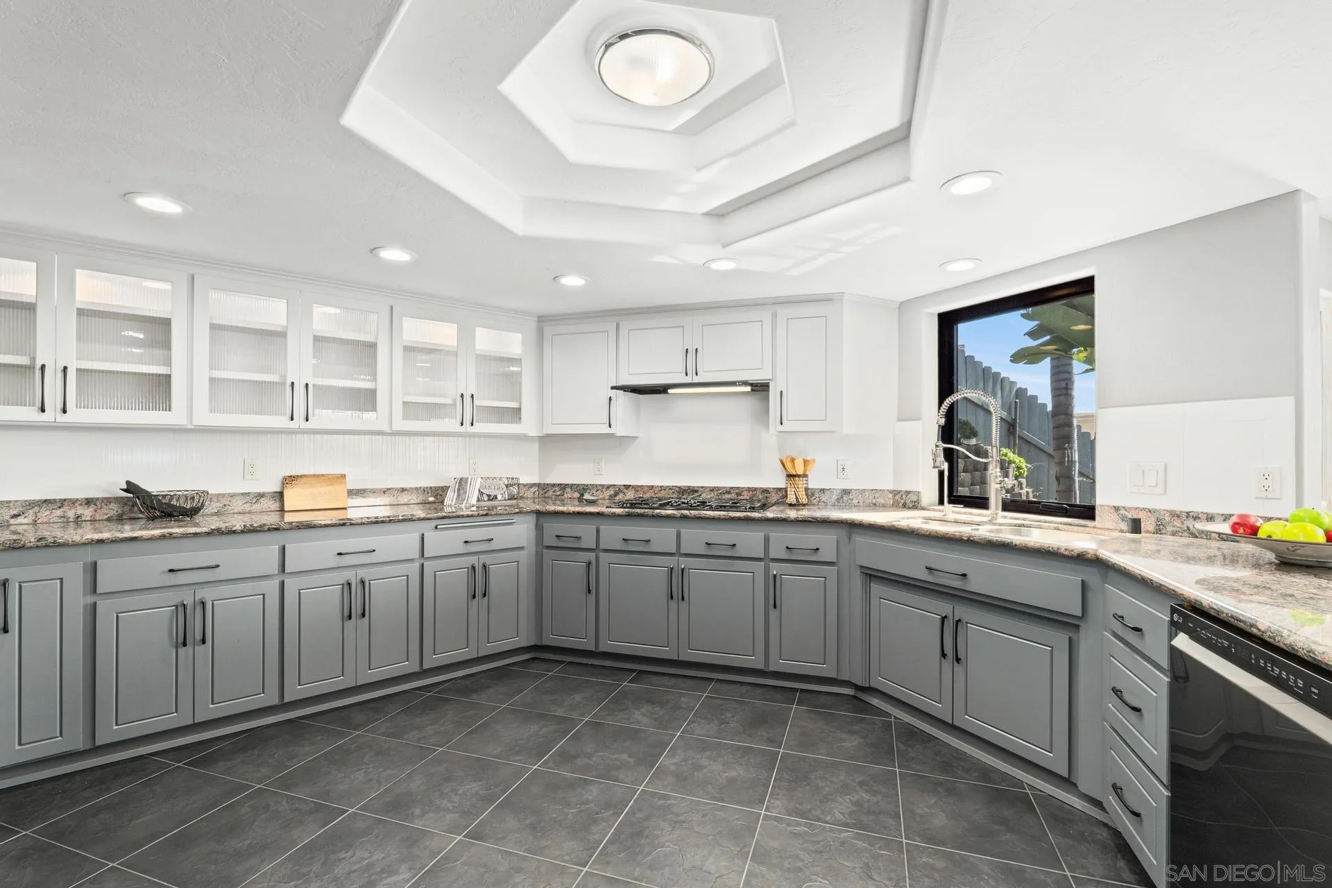 https://cdn.realtyfeed.com/cdn/127/250031878/10e91ddb91031277d02733e43c583e6d.webp