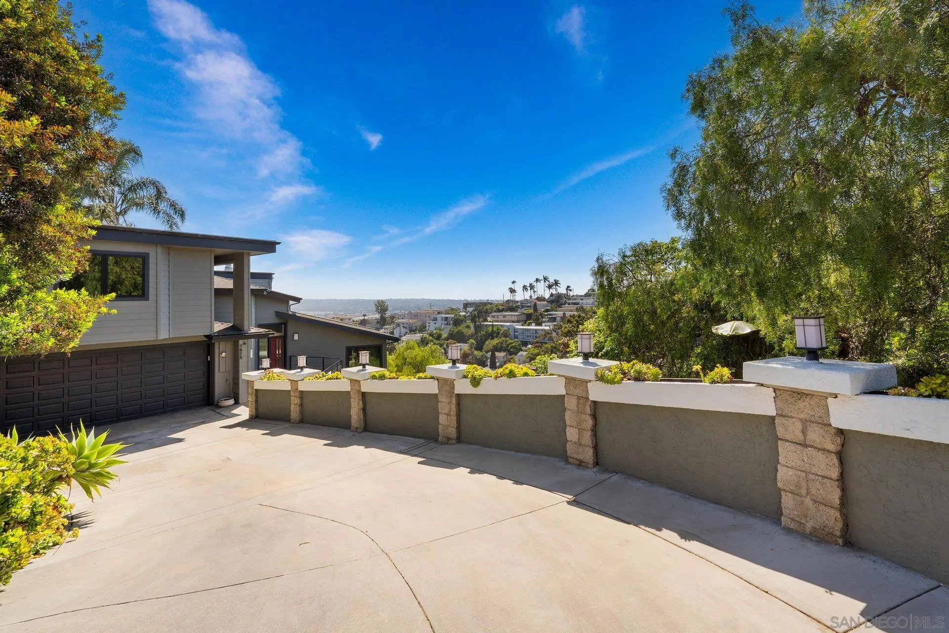 https://cdn.realtyfeed.com/cdn/127/250031878/11ebe7c9161fb4e7e01d1f41aed519f2.webp