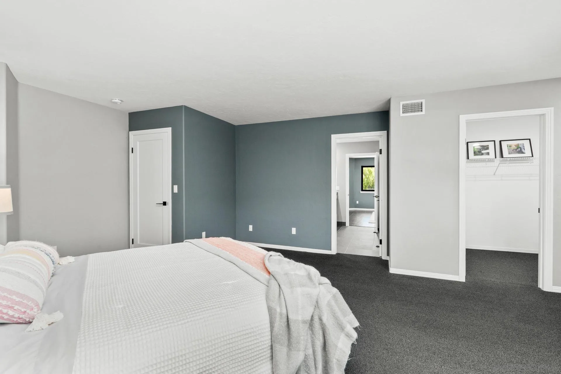 https://cdn.realtyfeed.com/cdn/127/250031878/136ab4e3927cd9e27307f7d9d71f32a0.webp