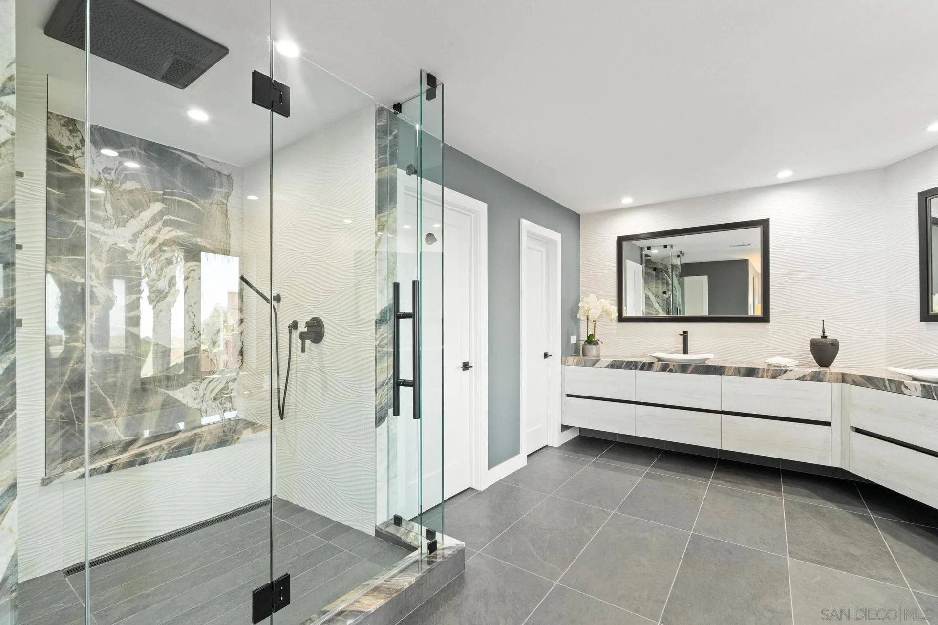 https://cdn.realtyfeed.com/cdn/127/250031878/24d822593cc0aecf3e538412eee94e17.webp