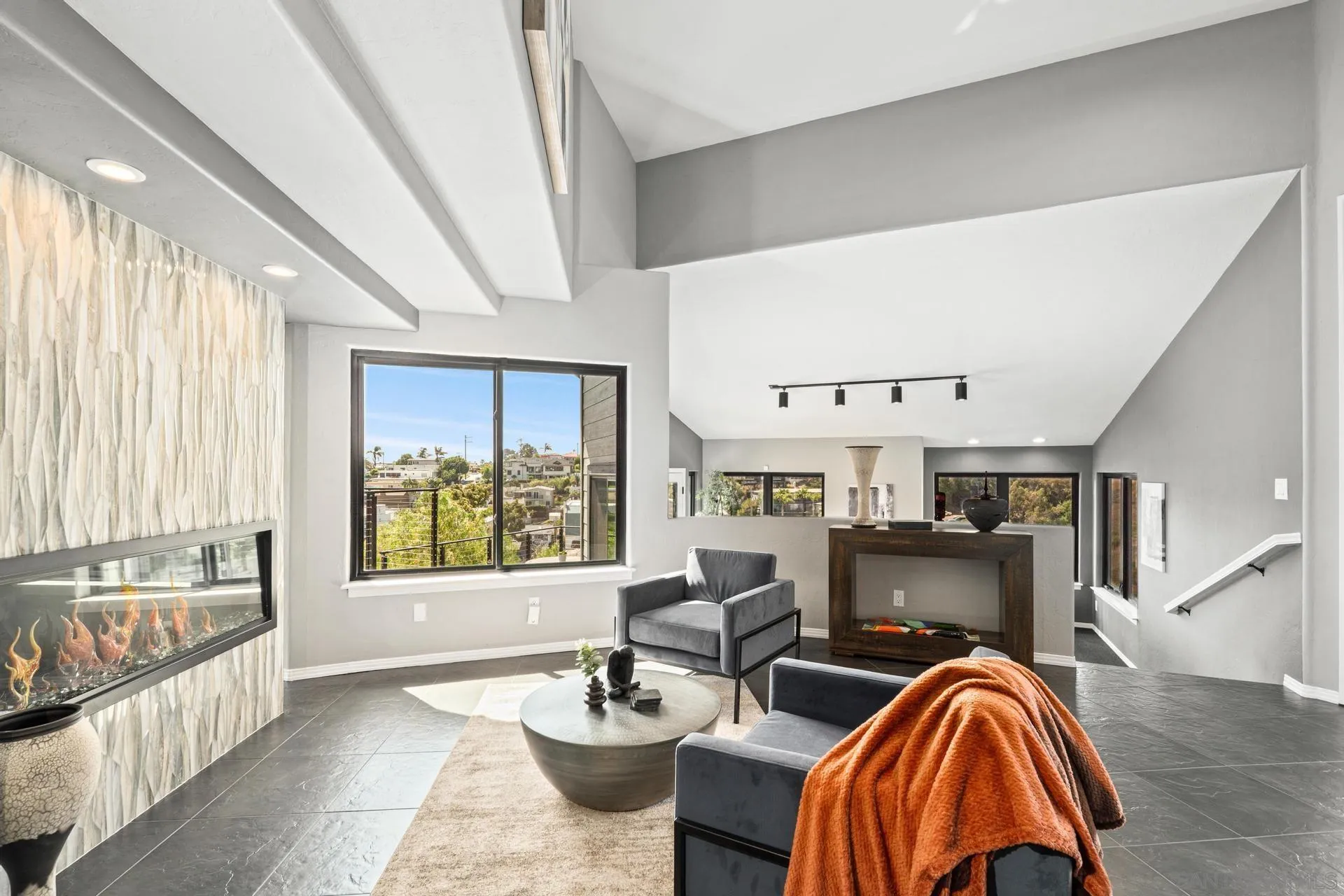 https://cdn.realtyfeed.com/cdn/127/250031878/2611b5005f3574c2f9471aa2b46a6375.webp