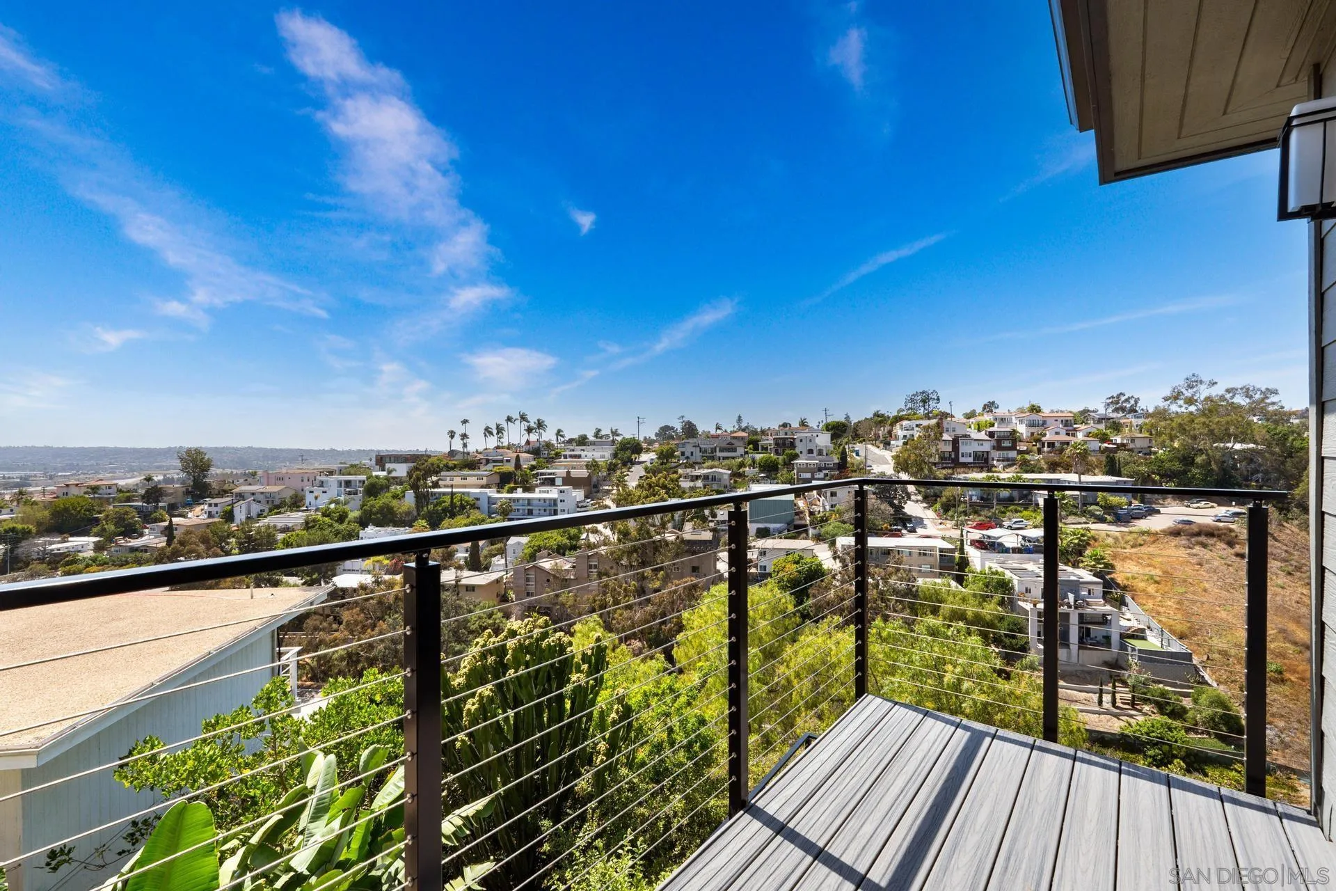 https://cdn.realtyfeed.com/cdn/127/250031878/306aff8c772cd2176d23d56de3ca68d6.webp