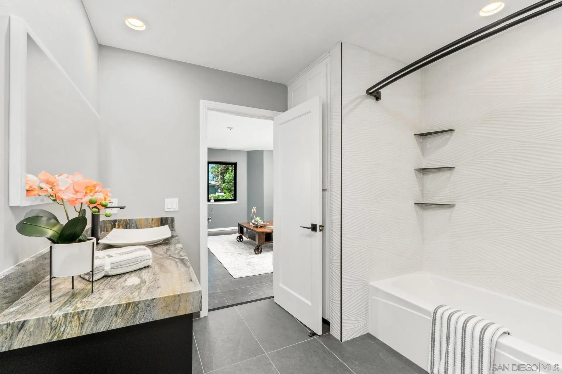 https://cdn.realtyfeed.com/cdn/127/250031878/7a6845612ab25bb5606b555fa12f811e.webp