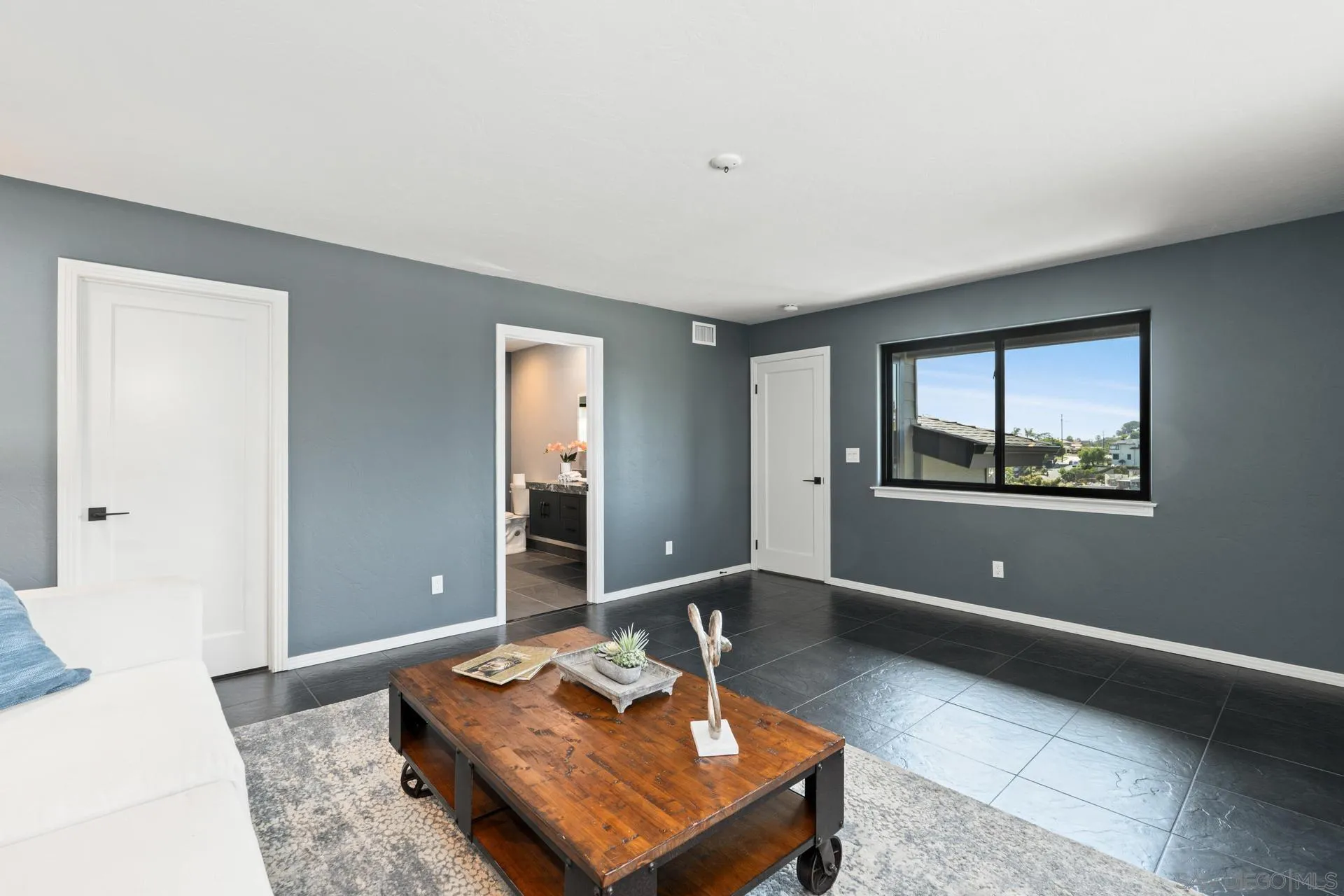 https://cdn.realtyfeed.com/cdn/127/250031878/8d87a6f7eda5ff10c1266dbea1b489c4.webp