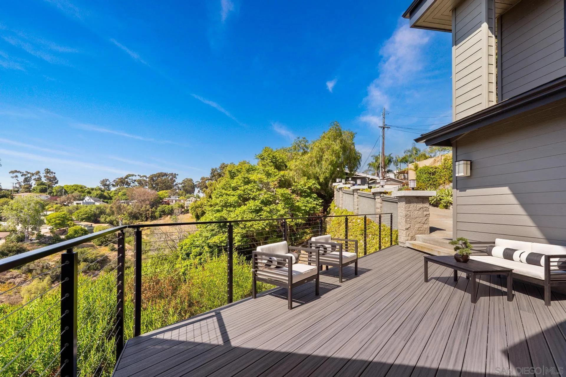 https://cdn.realtyfeed.com/cdn/127/250031878/c0f6fe8f19c6d24693ce477d0efc80b3.webp